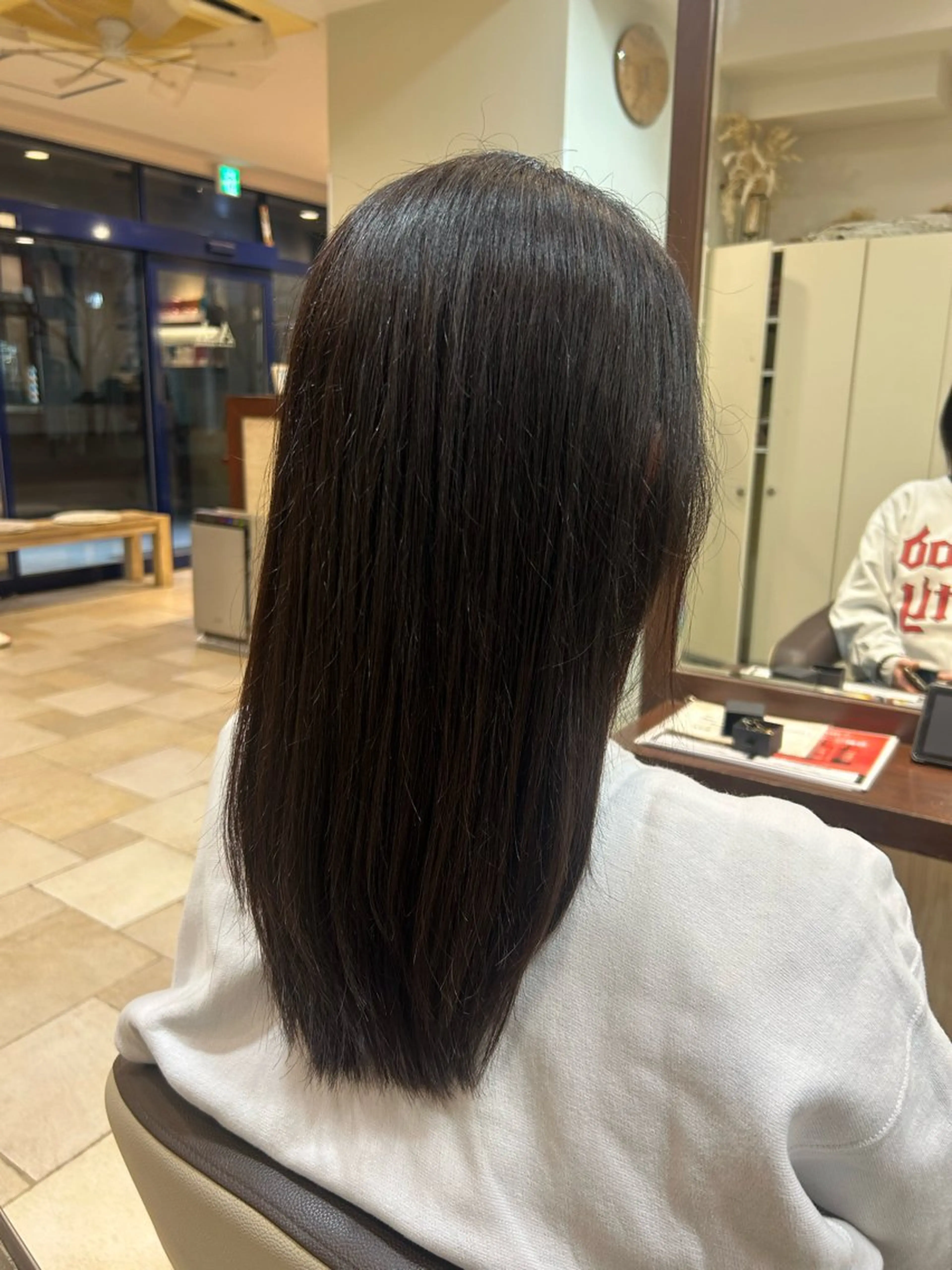 セミロング ヘアカラー 脇野 真琴のヘアスタイル