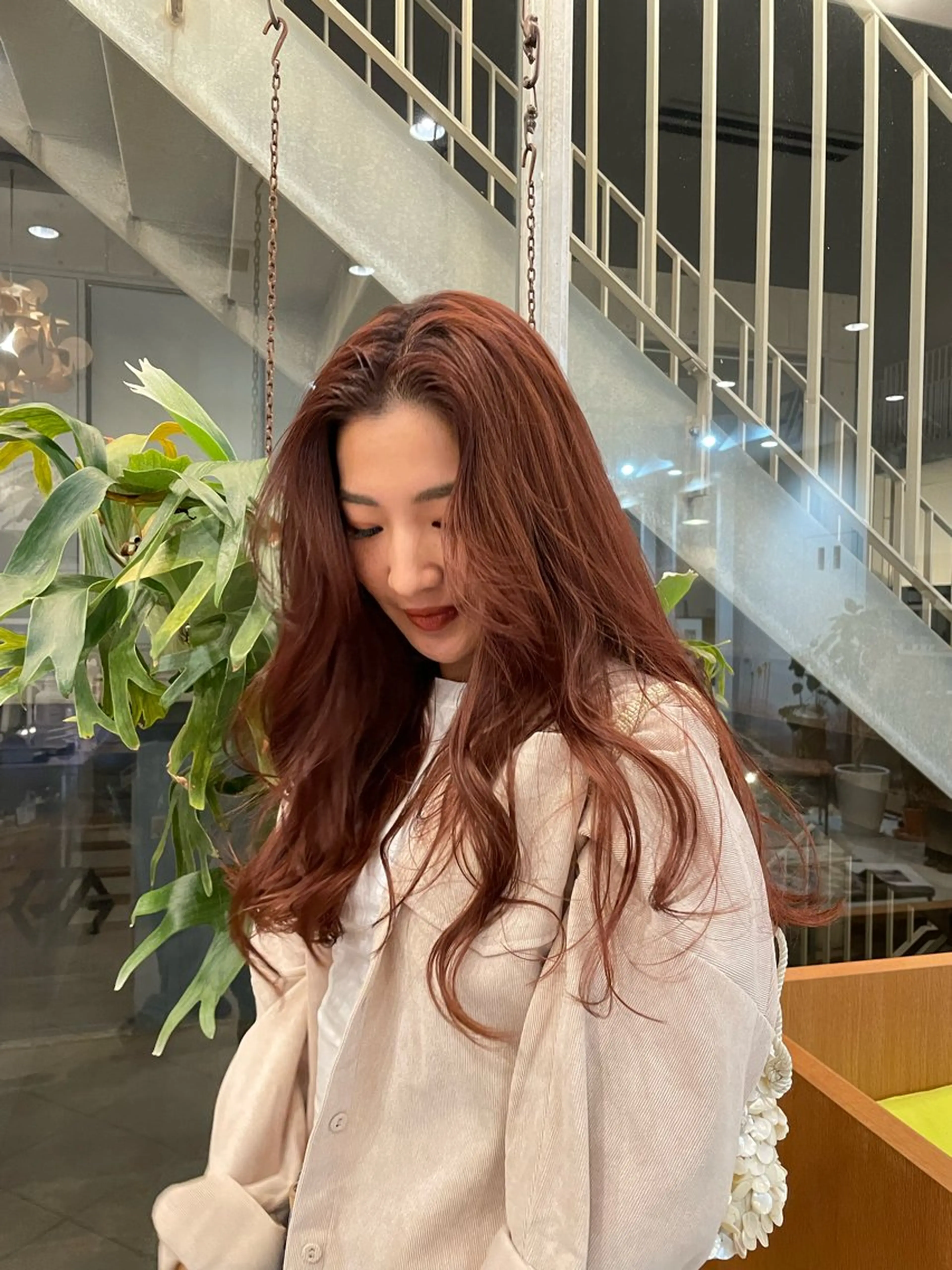 カラー 柿坂 華のヘアスタイル