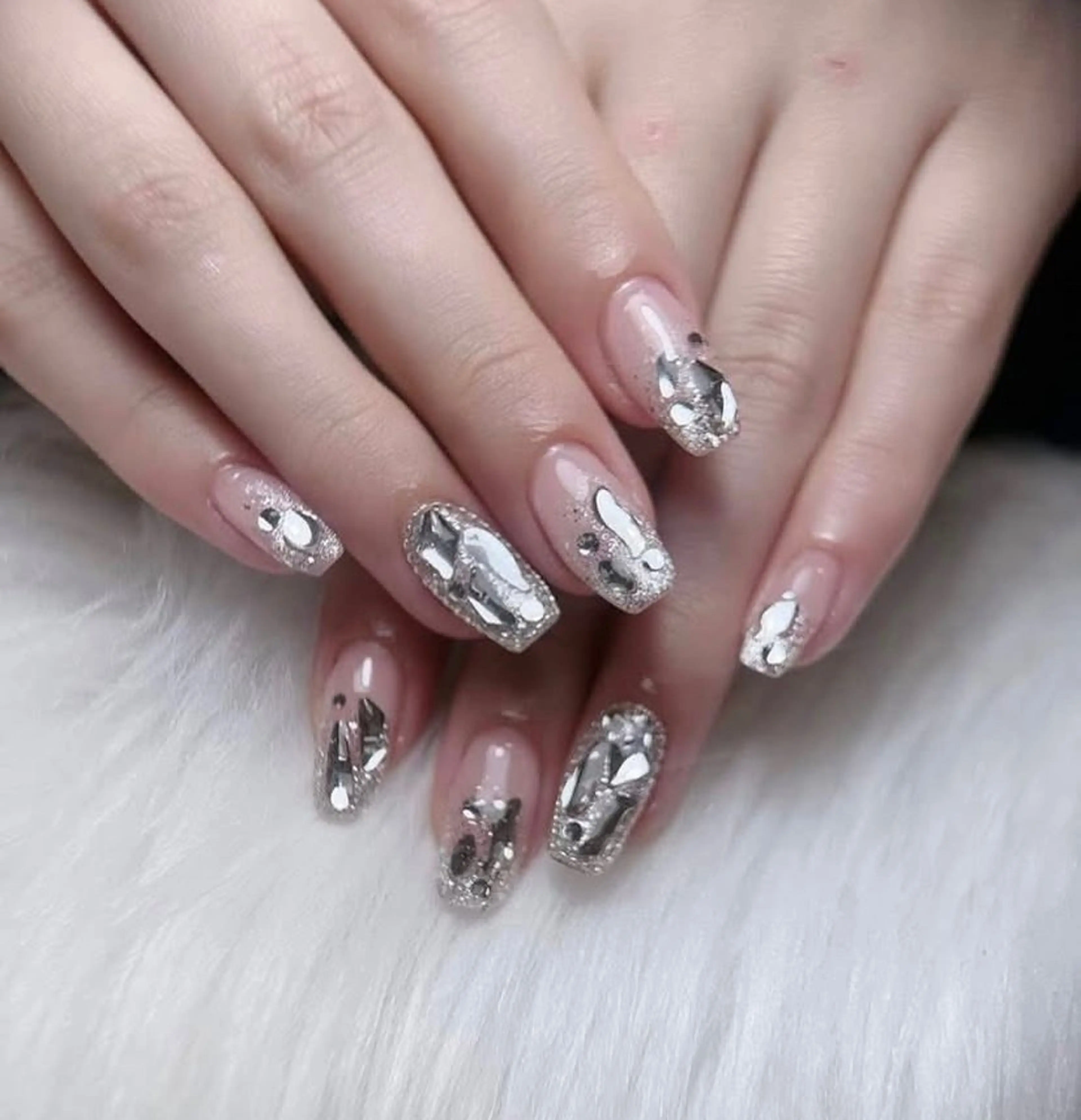 ネイル Hin Nail Osaka所属・Hin Nailsのネイルデザイン