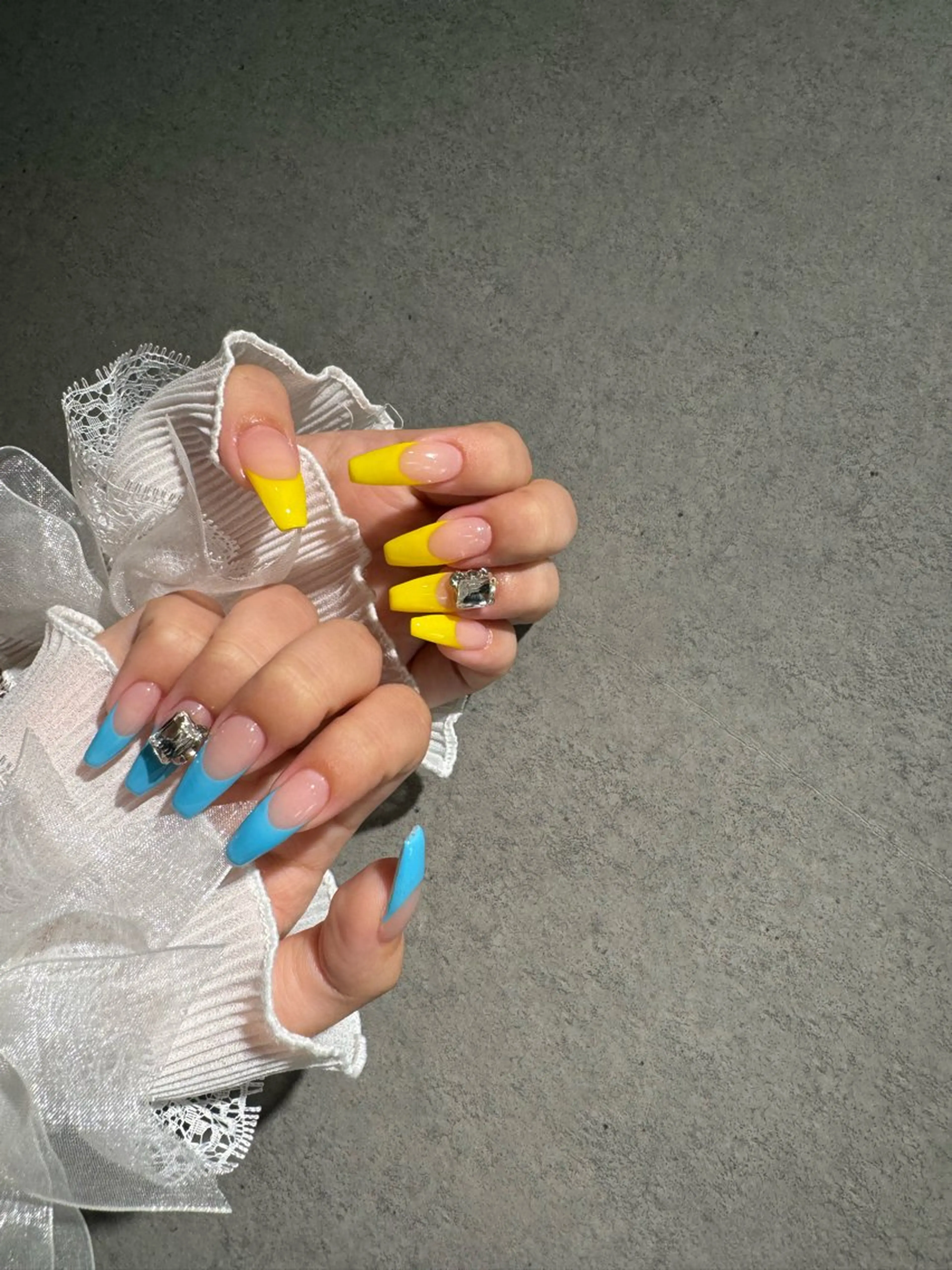 ネイル I-nailロング /ワンホン/キラキラのネイルデザイン