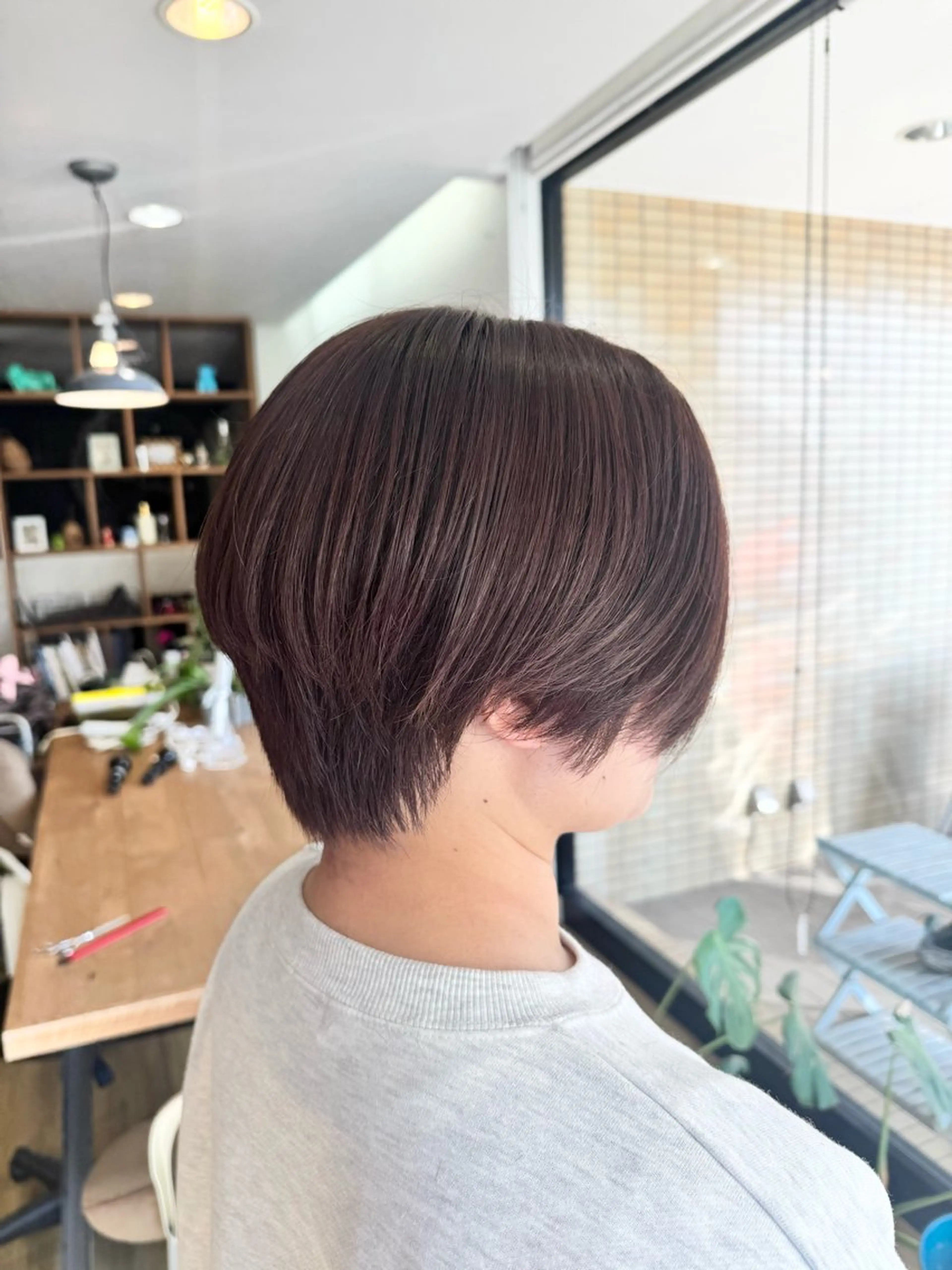 ショート カラー アッシュ ラベンダーカラー ラベンダーアッシュ カット ヘアカラー トリートメント ツキダテ ユイのヘアスタイル