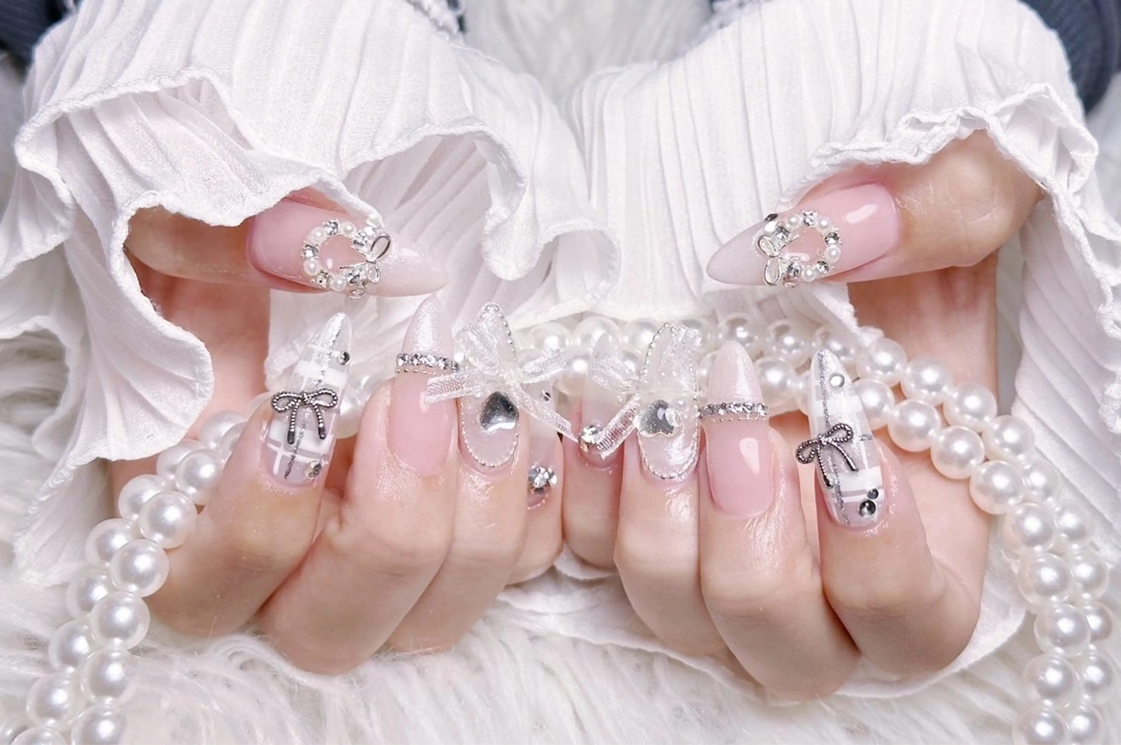 ネイル チークネイル 長さ出し フラワーネイル フレンチネイル ガーリー ハンドネイル ハンドケア NEW NAIL 池袋のネイルデザイン