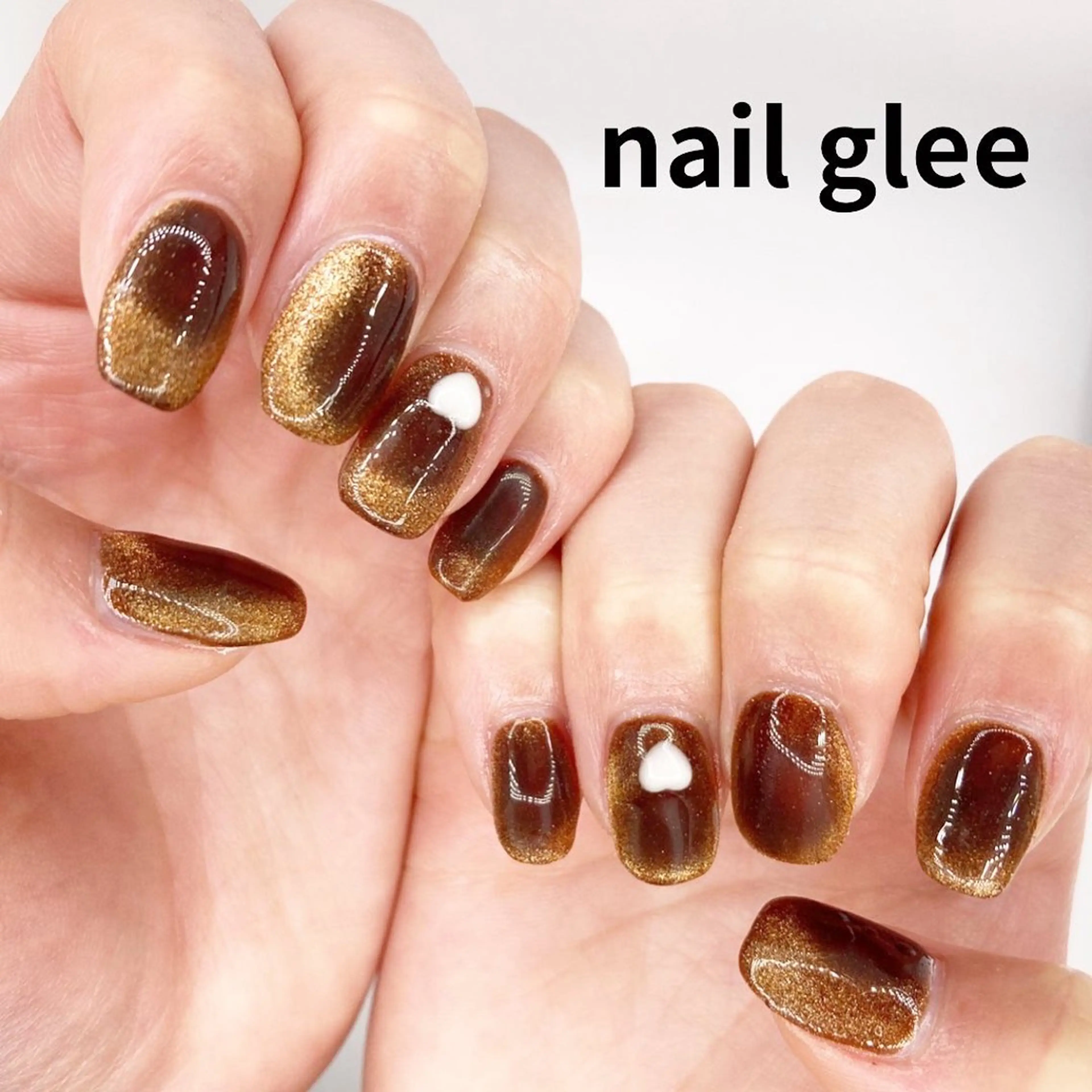 ミディアム RISA nail gleeのネイルデザイン