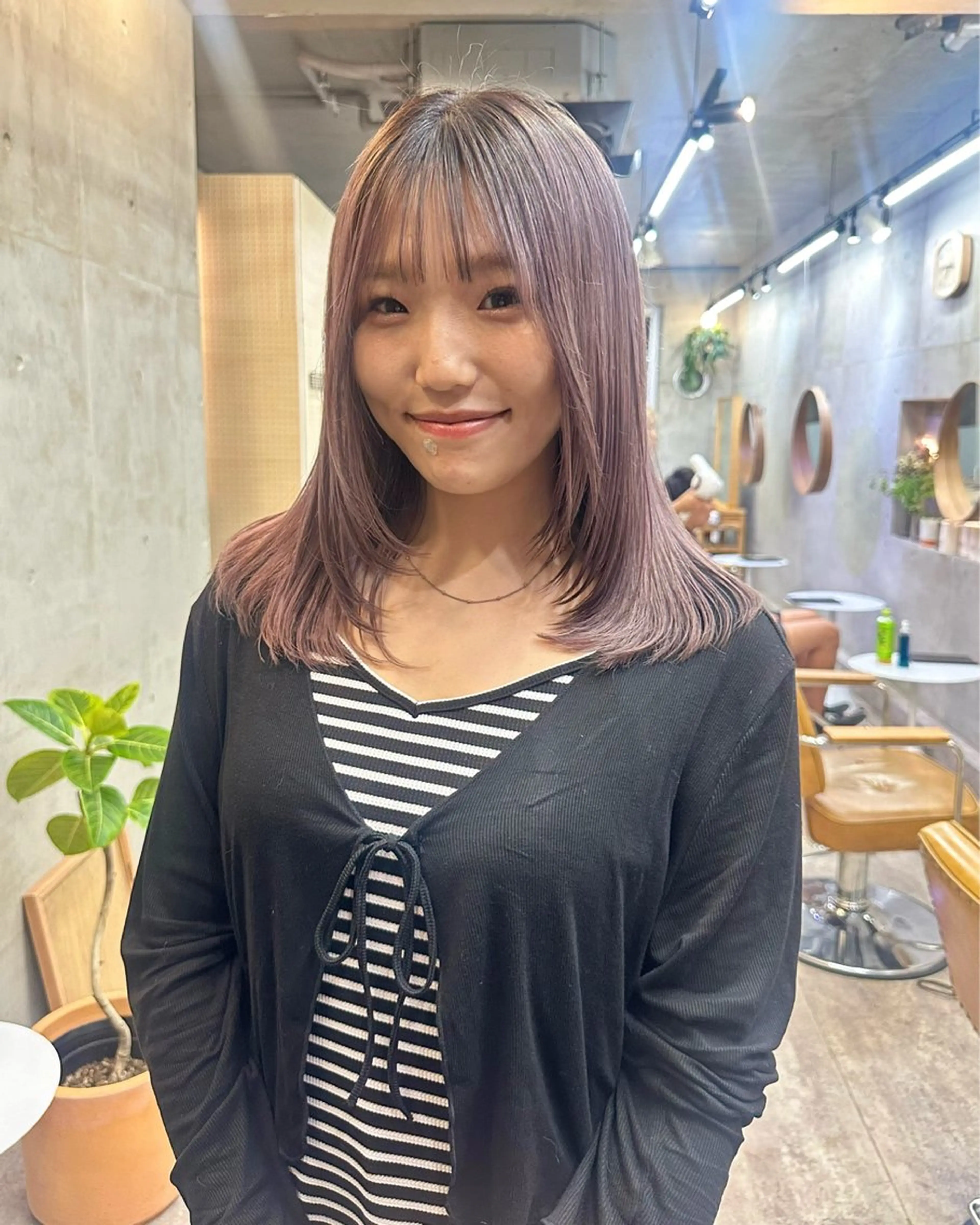 ミディアム カラー バレイヤージュ ベージュカラー ブリーチ ブラウンカラー ケアブリーチ カット カットモデル募集中 ／HARUKA🎀のヘアスタイル