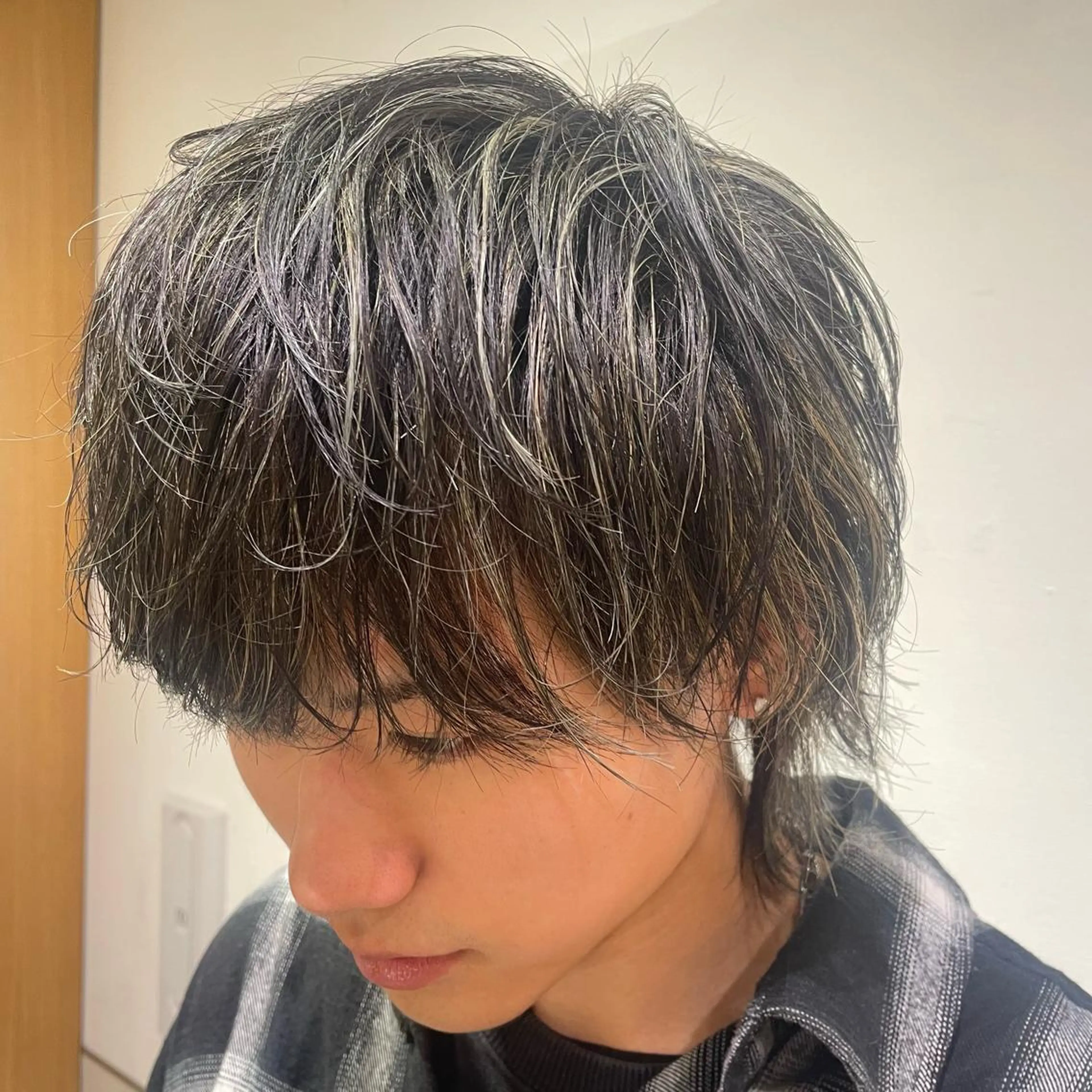 メンズ メンズハイライト ヘアカラー ルーズシャドウ/ 波巻き💠大塩威吹のヘアスタイル