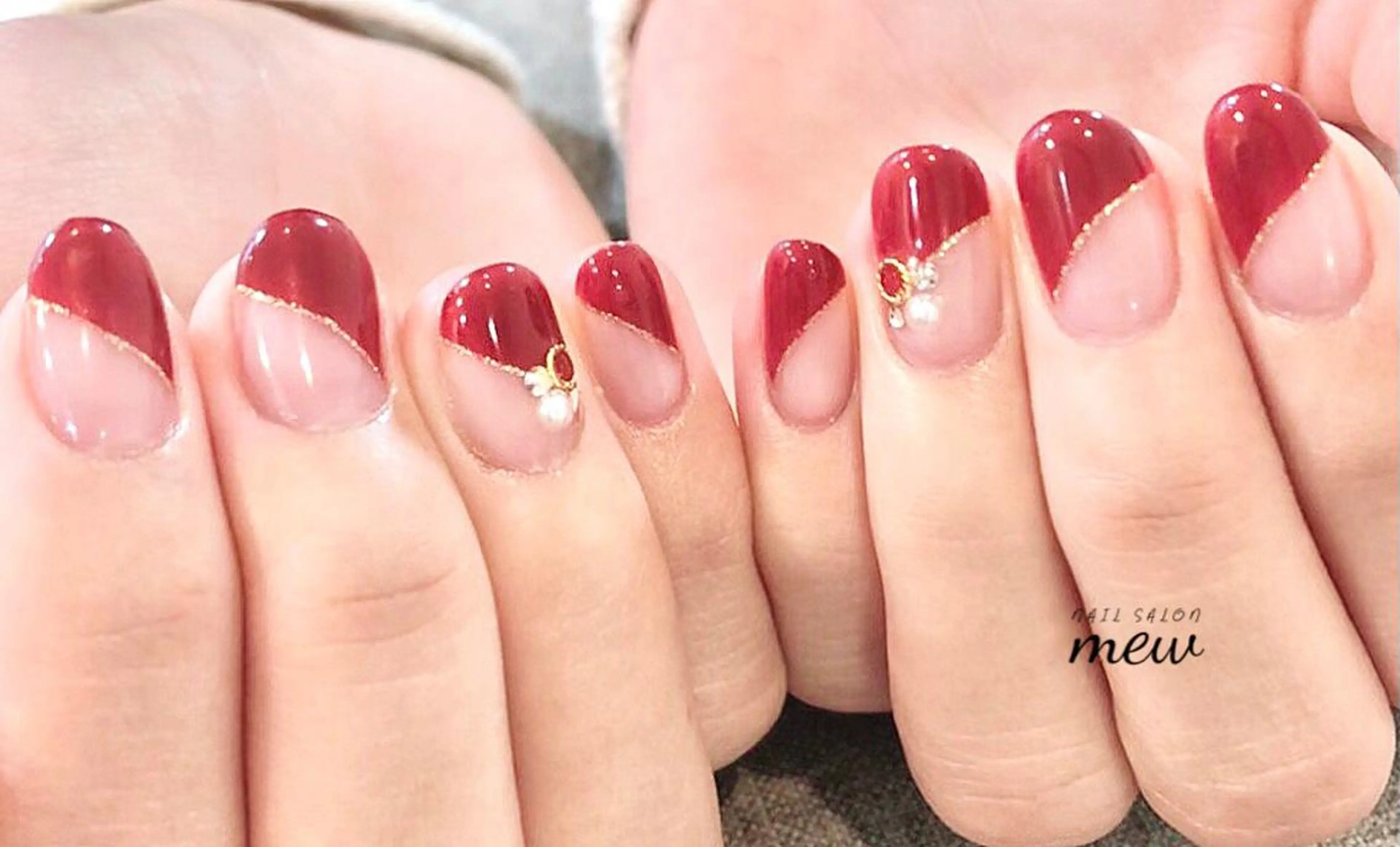 ネイル アートネイル ボルドー フレンチネイル 斜めフレンチ シンプルネイル Nail salon mewのネイルデザイン