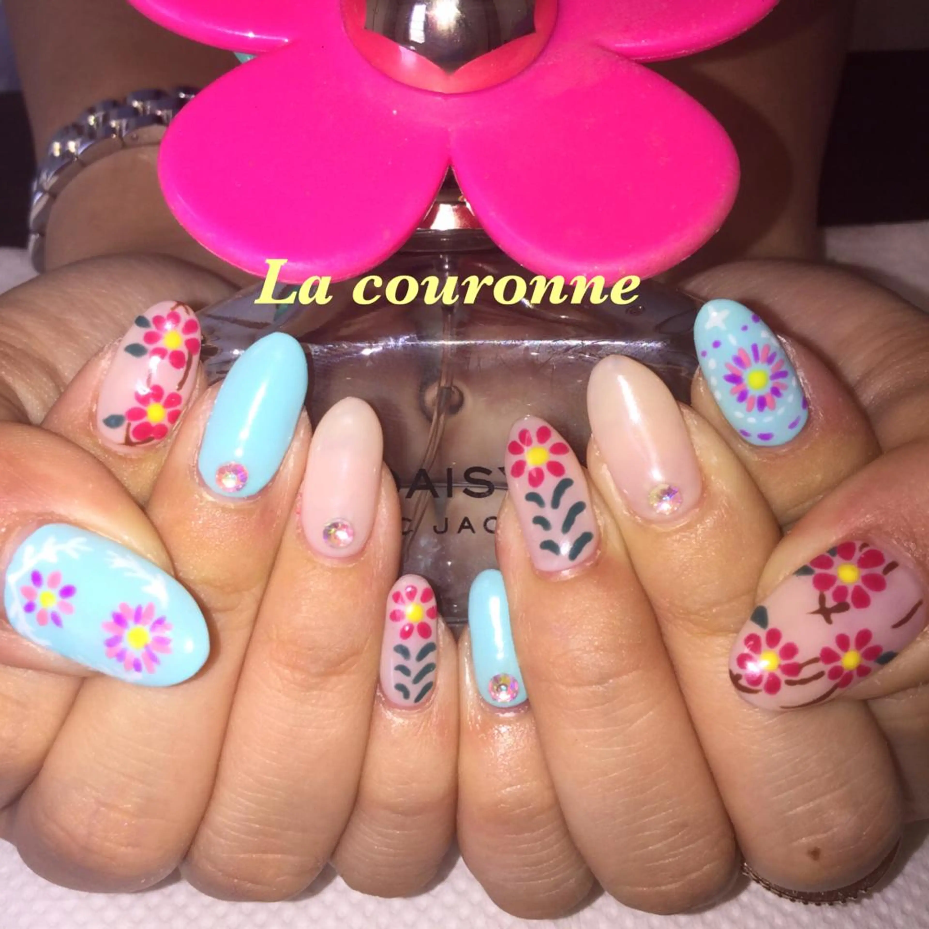 ネイル Lacouronne NATSUMIのネイルデザイン