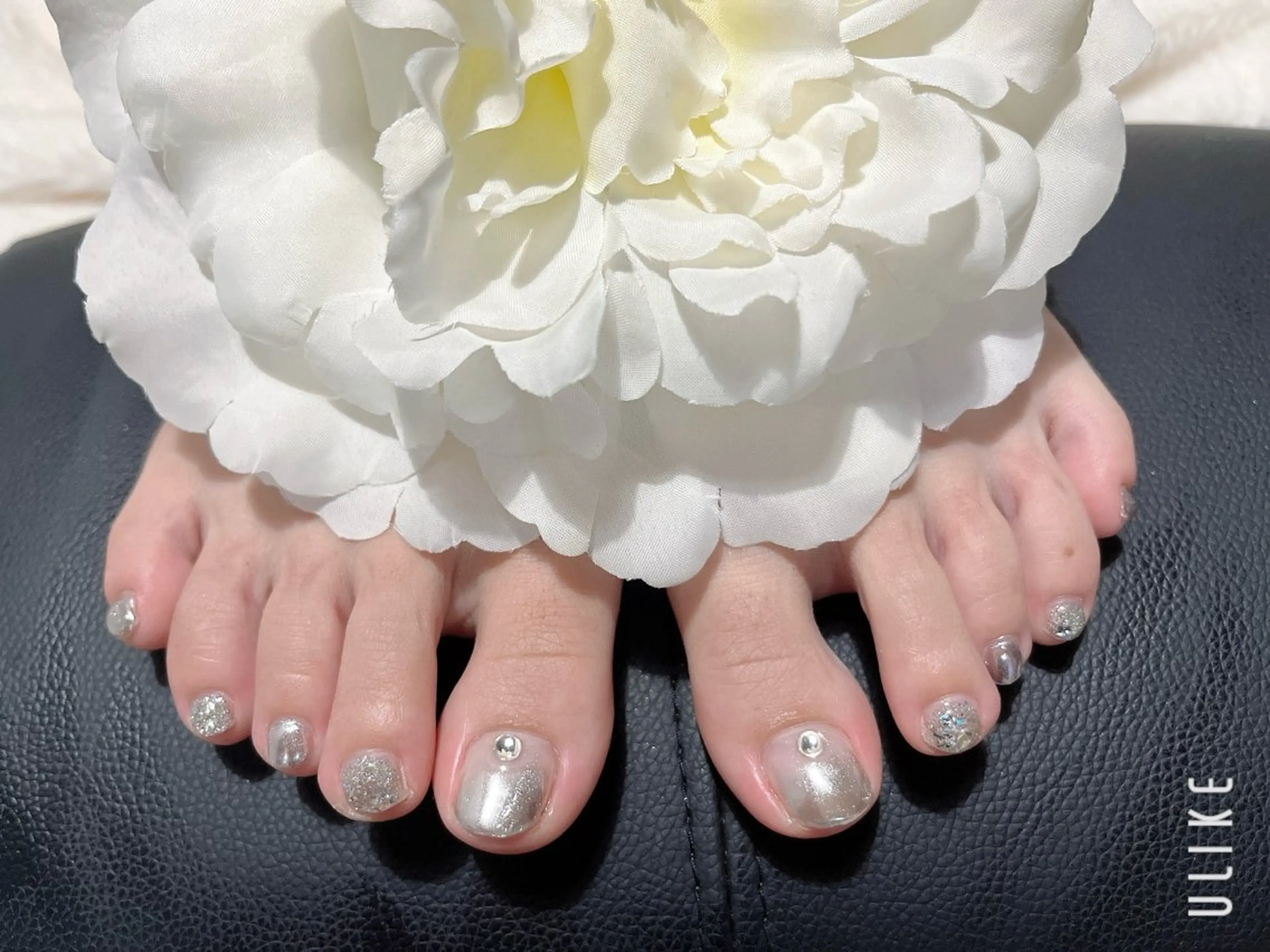 ネイル フットネイル グラデーション ミラーネイル シンプルネイル 佐野 愛美のネイルデザイン