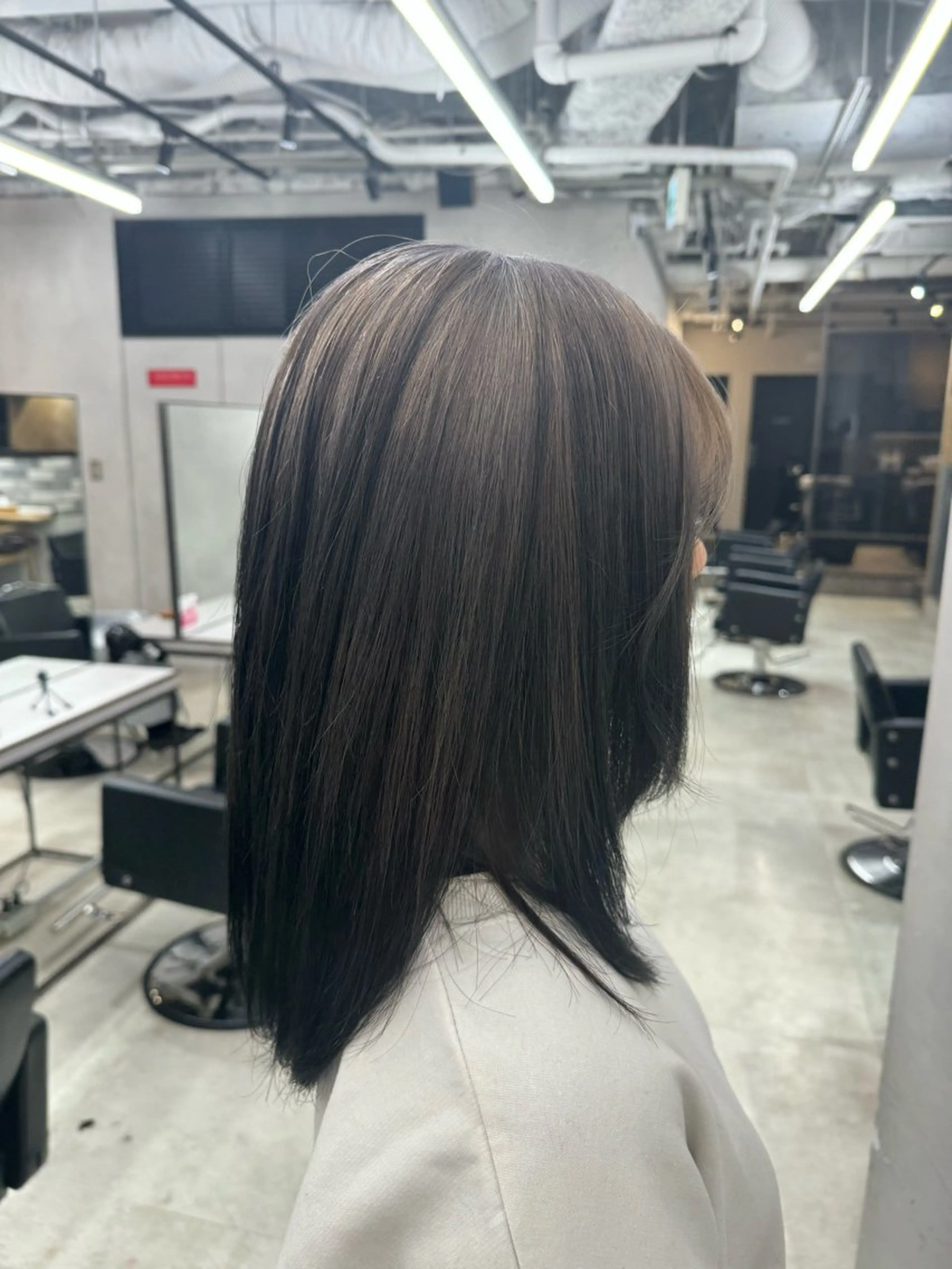 ミディアム カラー カット ヘアカラー トリートメント 透明感カラー✨艶髪 制作🌱山根あゆみのヘアスタイル