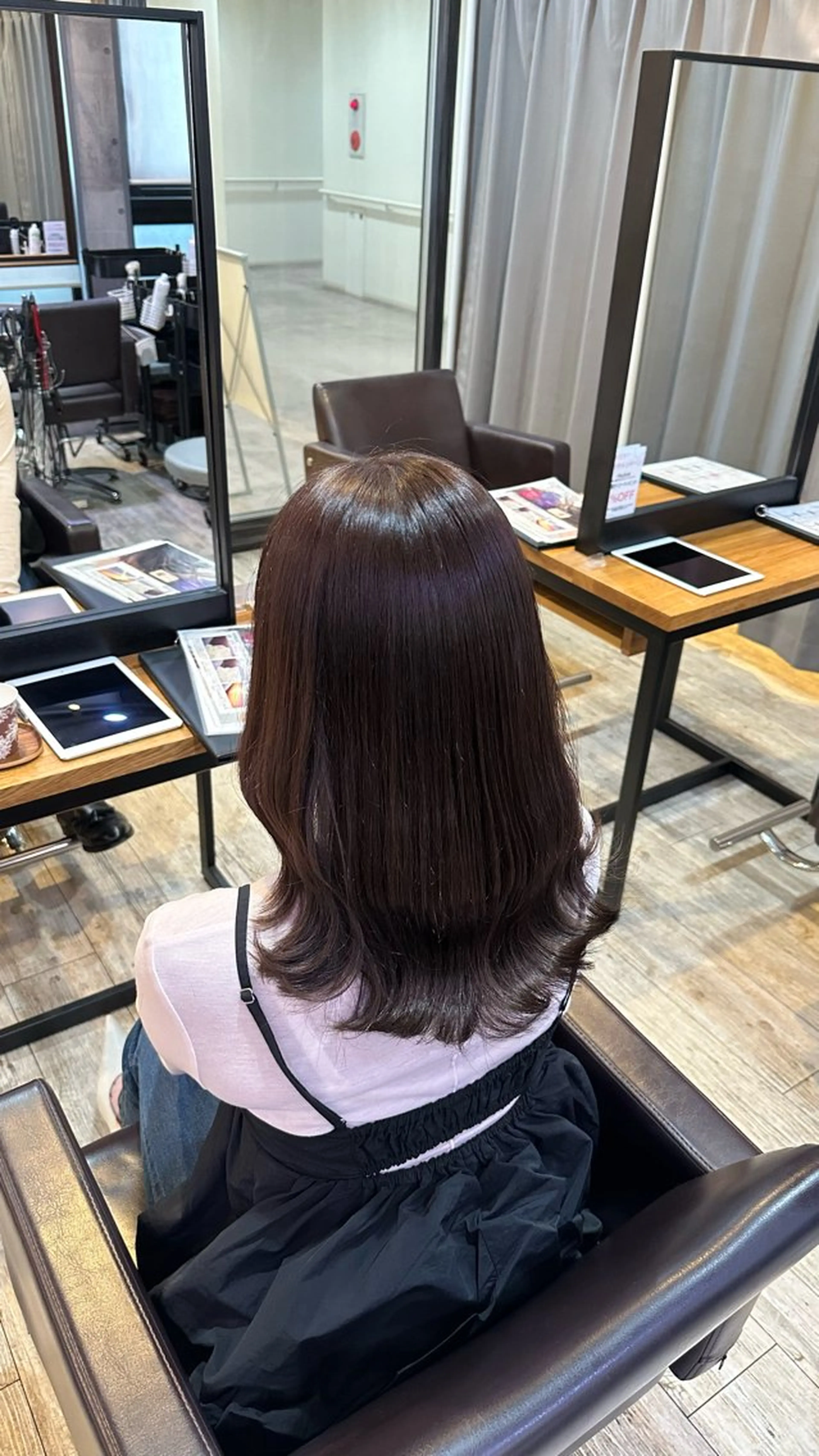 カラー Modek's 西宮 akariのヘアスタイル