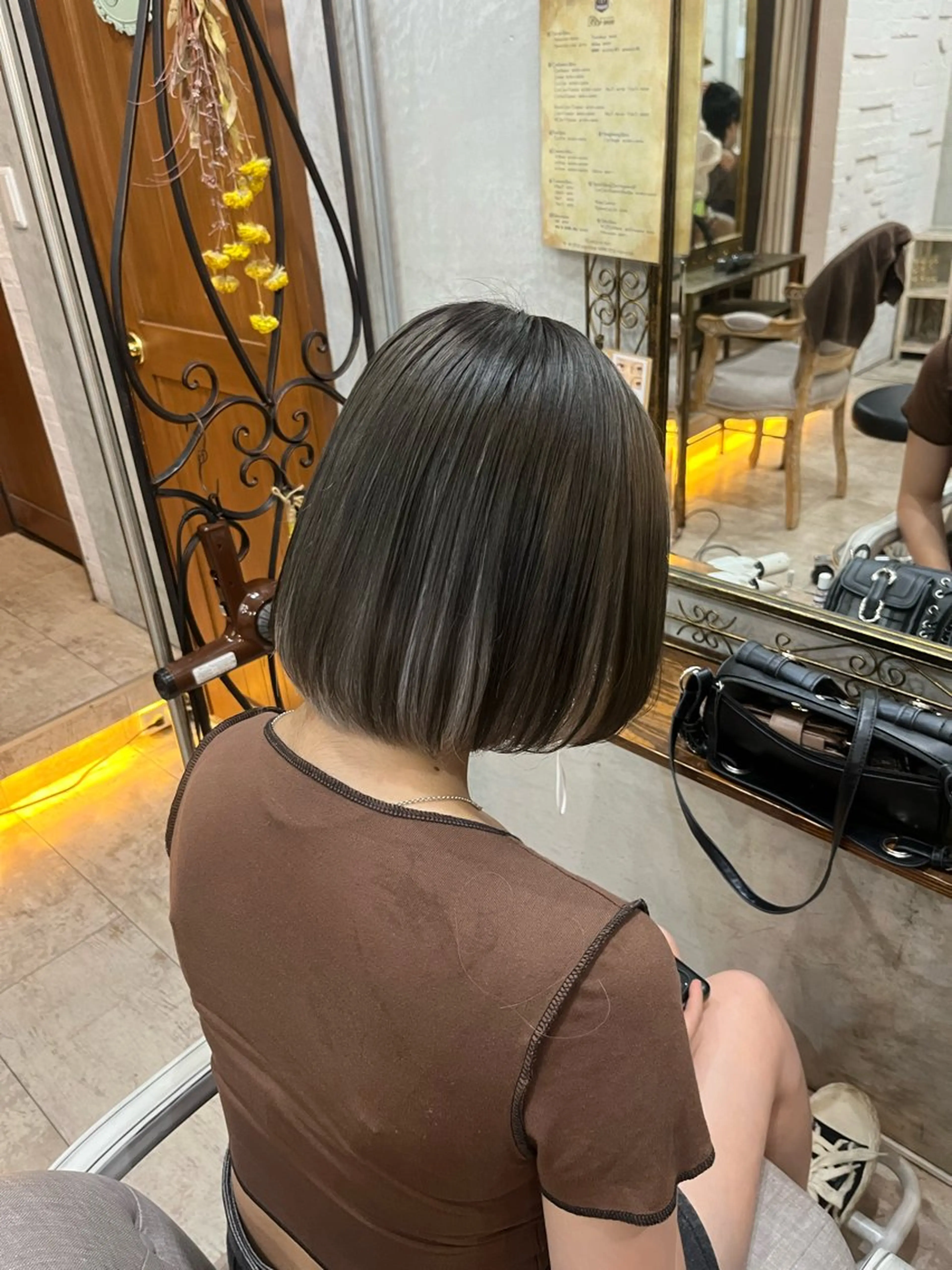 ショート カラー 艶髪/ハイトーン/ ヘアセット/モエノのヘアスタイル