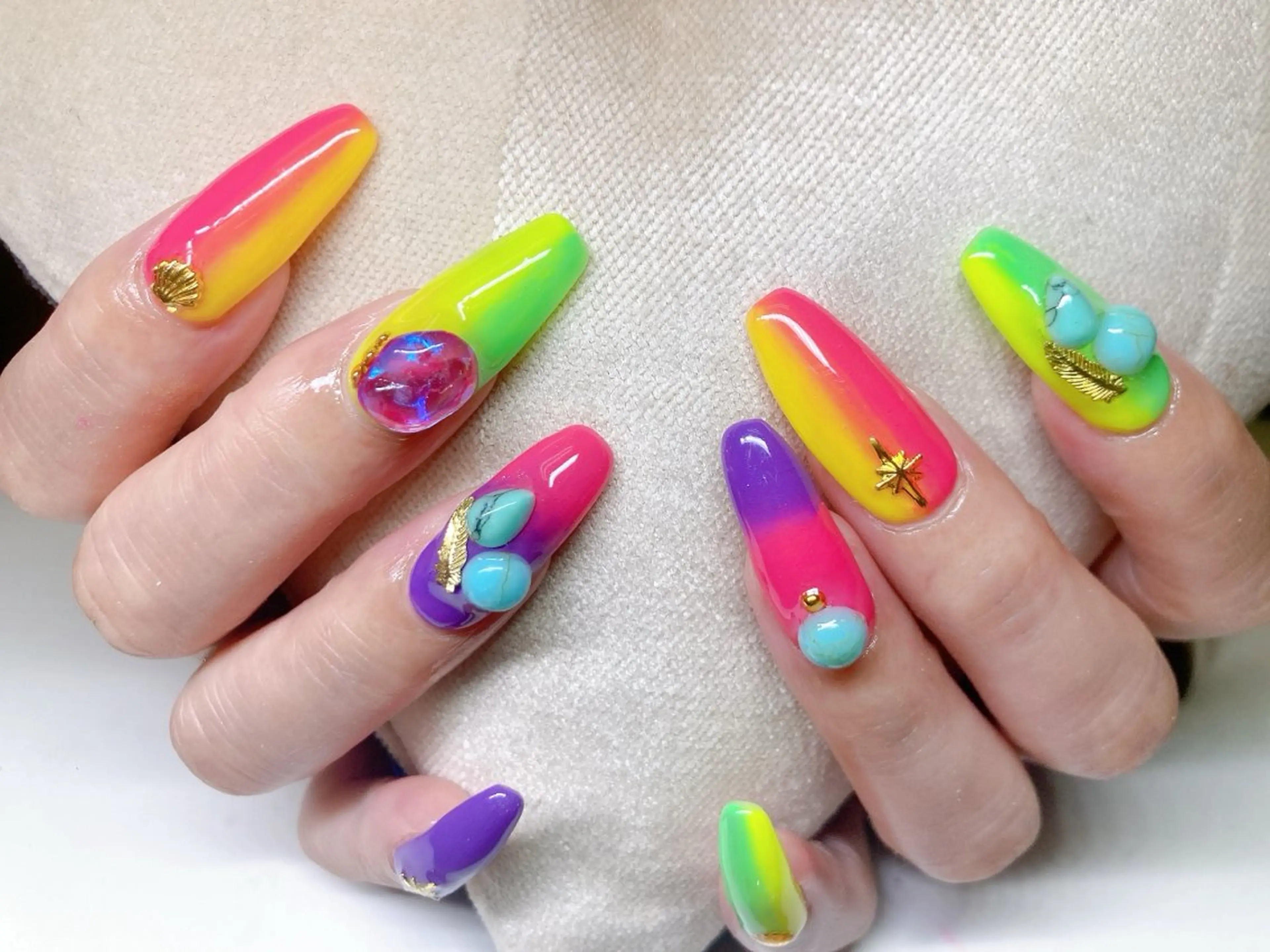 ネイル 寺山 千鶴のネイルデザイン