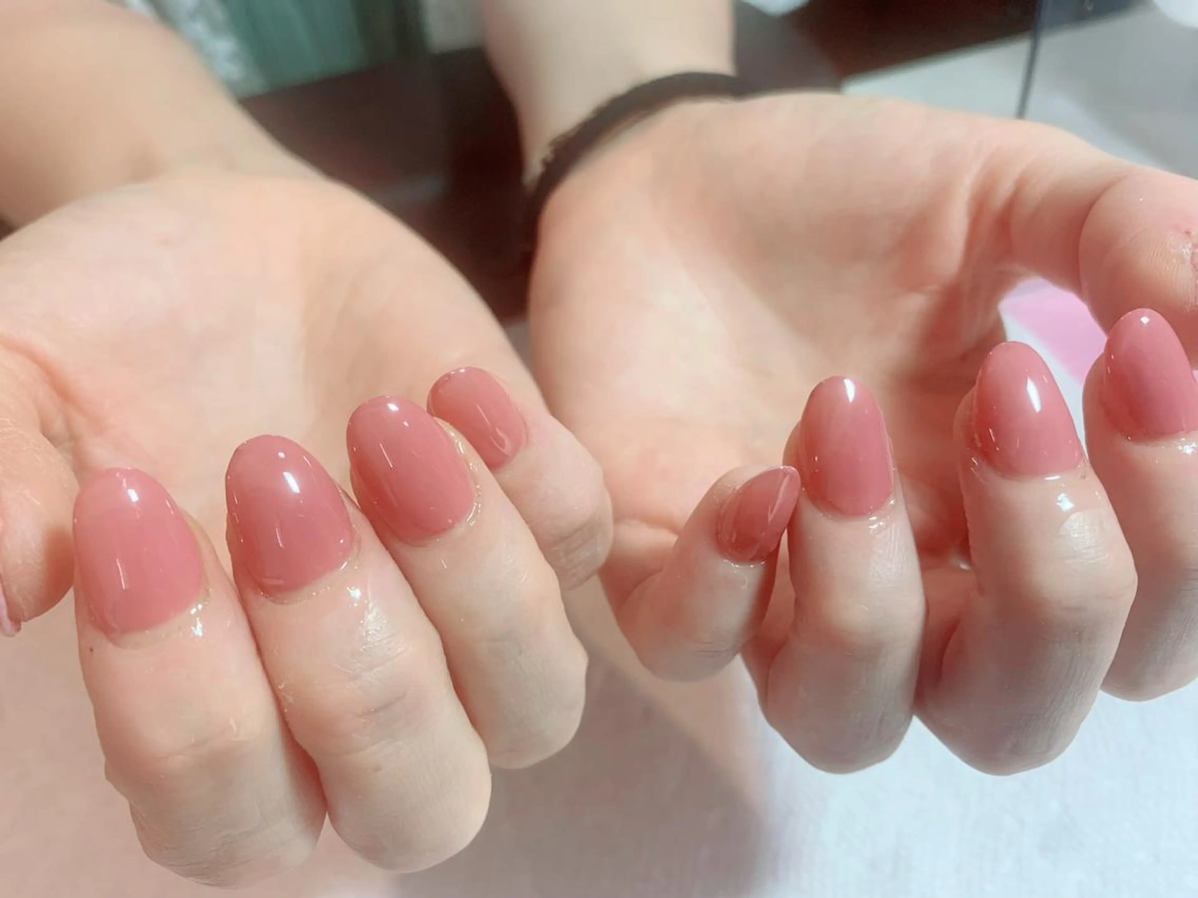 ミディアム ネイル ピンク ネイルスタジオ シェイクユアハンズのネイルデザイン