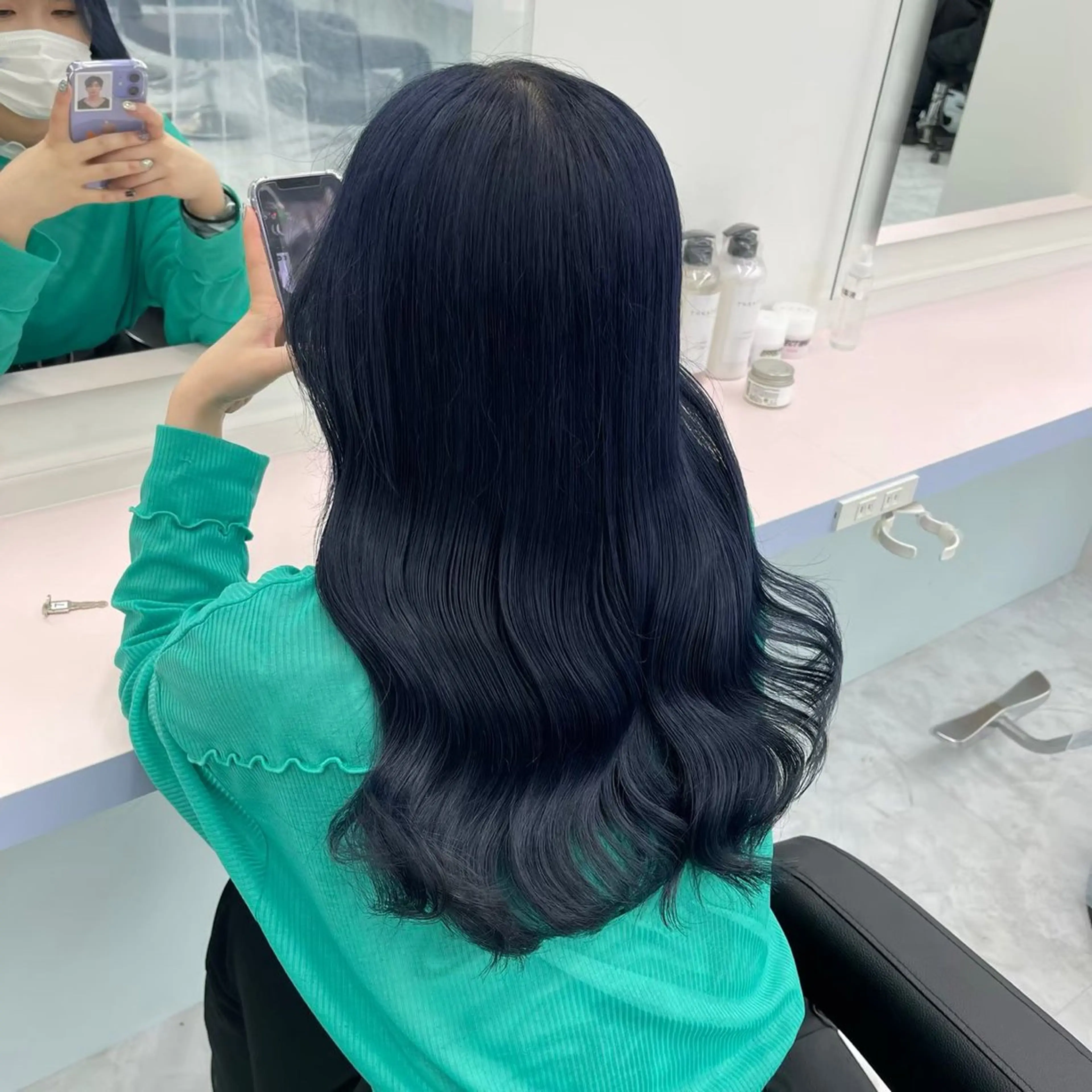 セミロング カラー パーマ ヘアアレンジ 透明感ブリーチカラー 🌈TOMOHIROのヘアスタイル