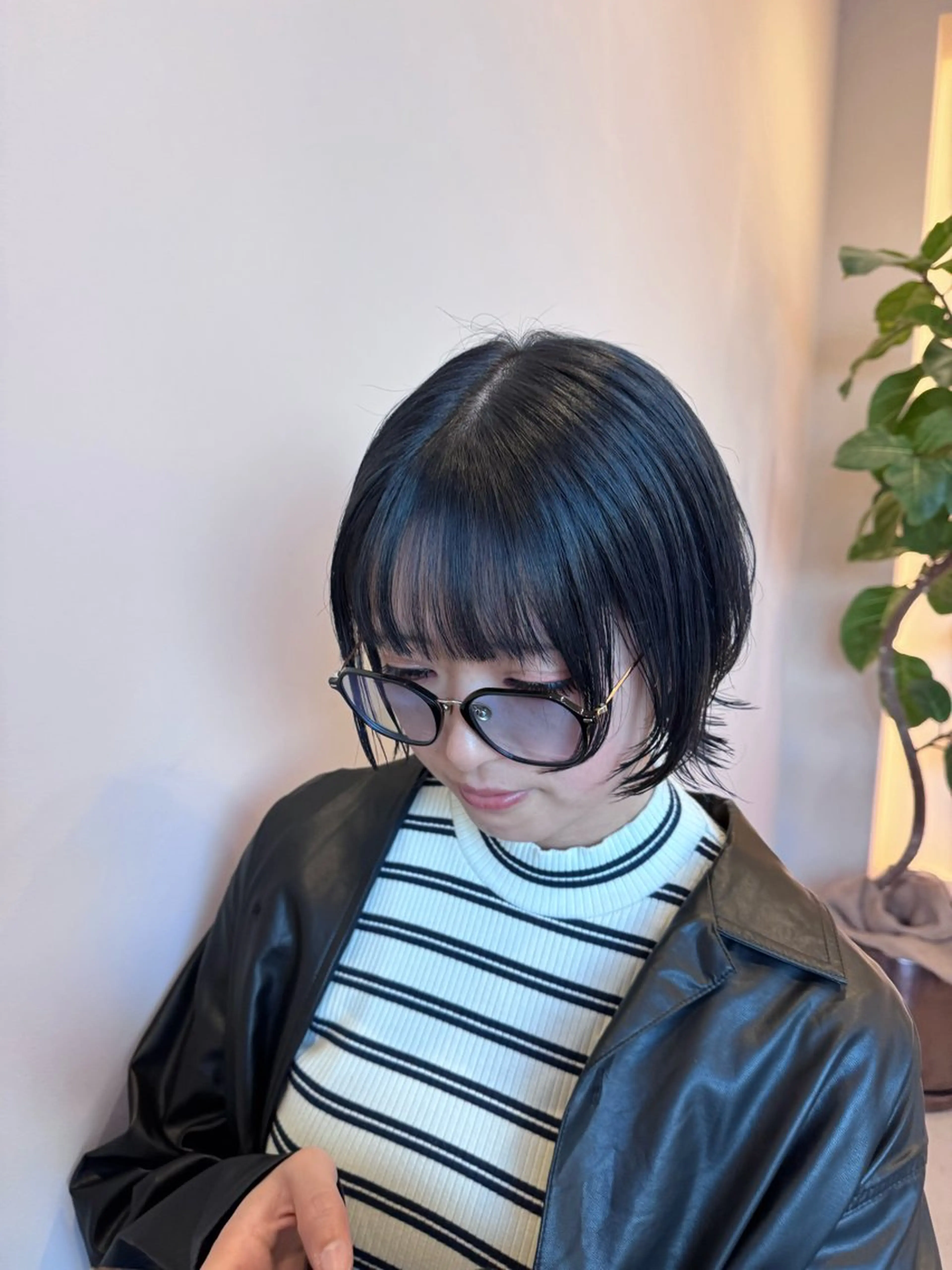 ミディアム カット ヘアカラー トリートメント 秋元 菜摘のヘアスタイル