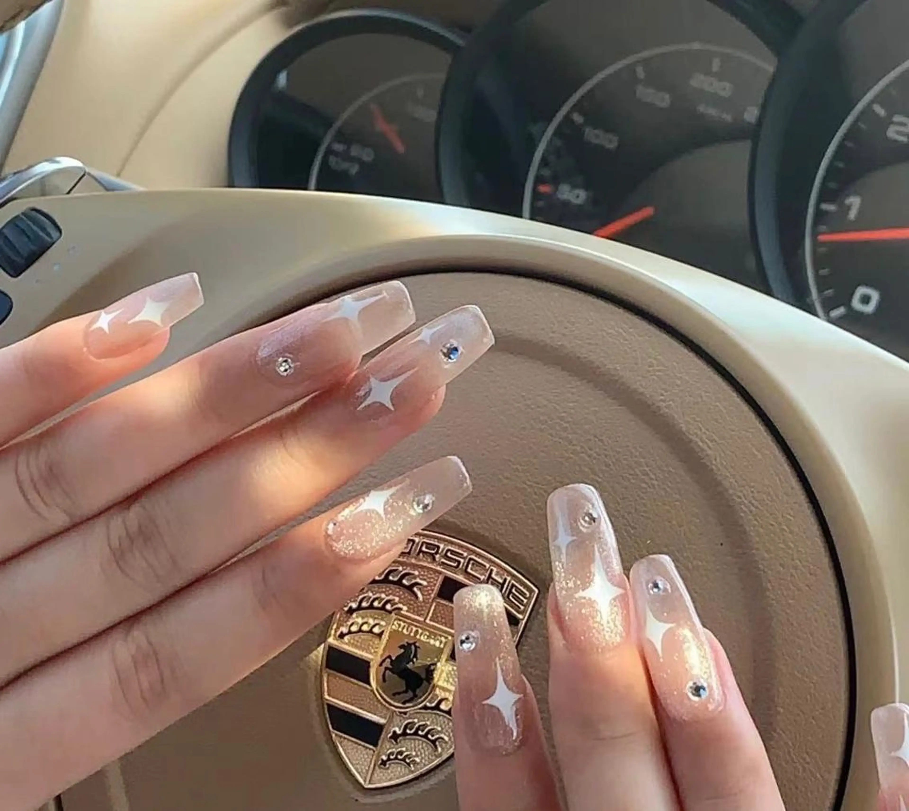 セミロング めぐみのネイルサロン スタッフ練習のネイルデザイン