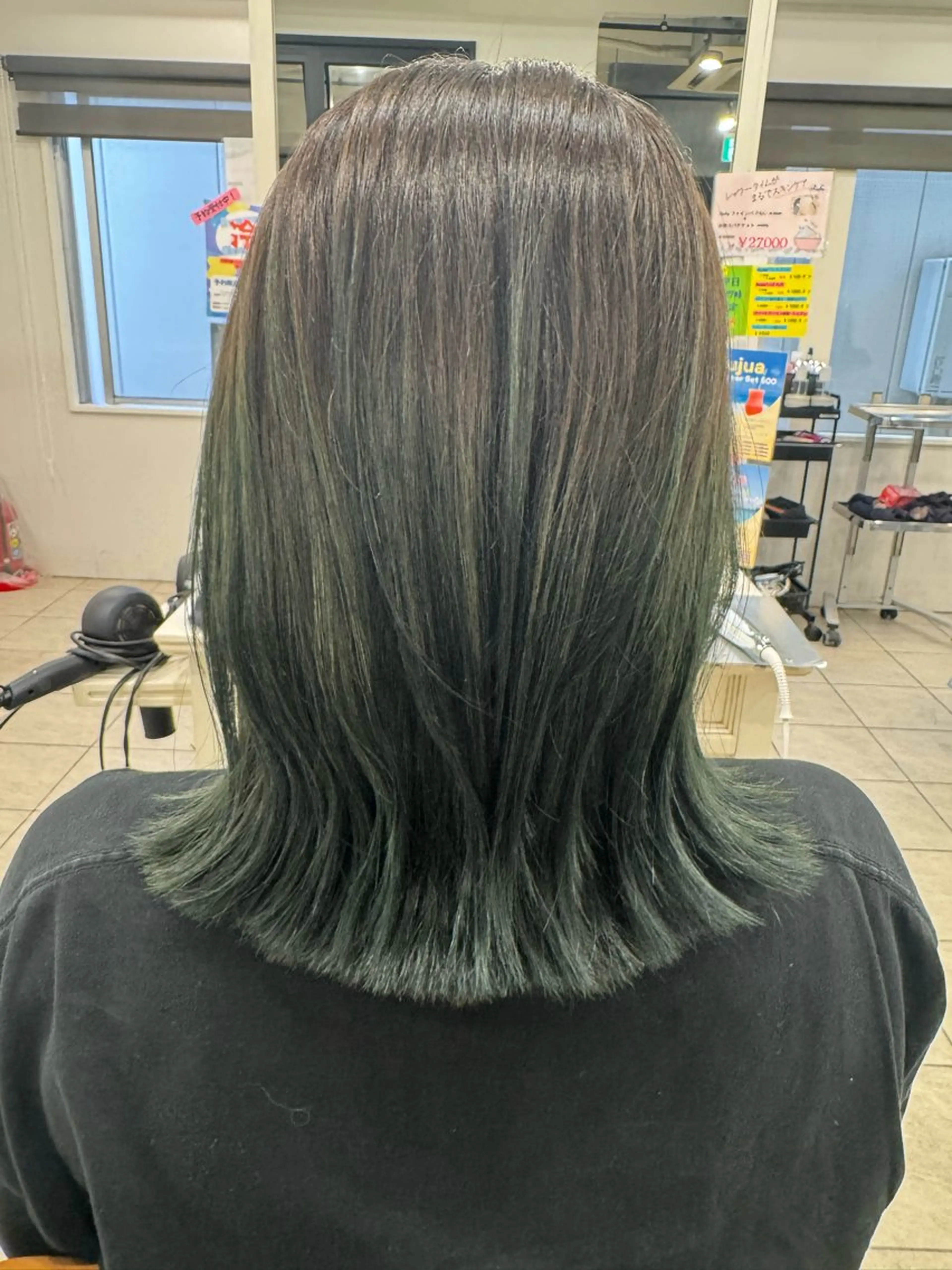 カラー ○HITOMI ○のヘアスタイル