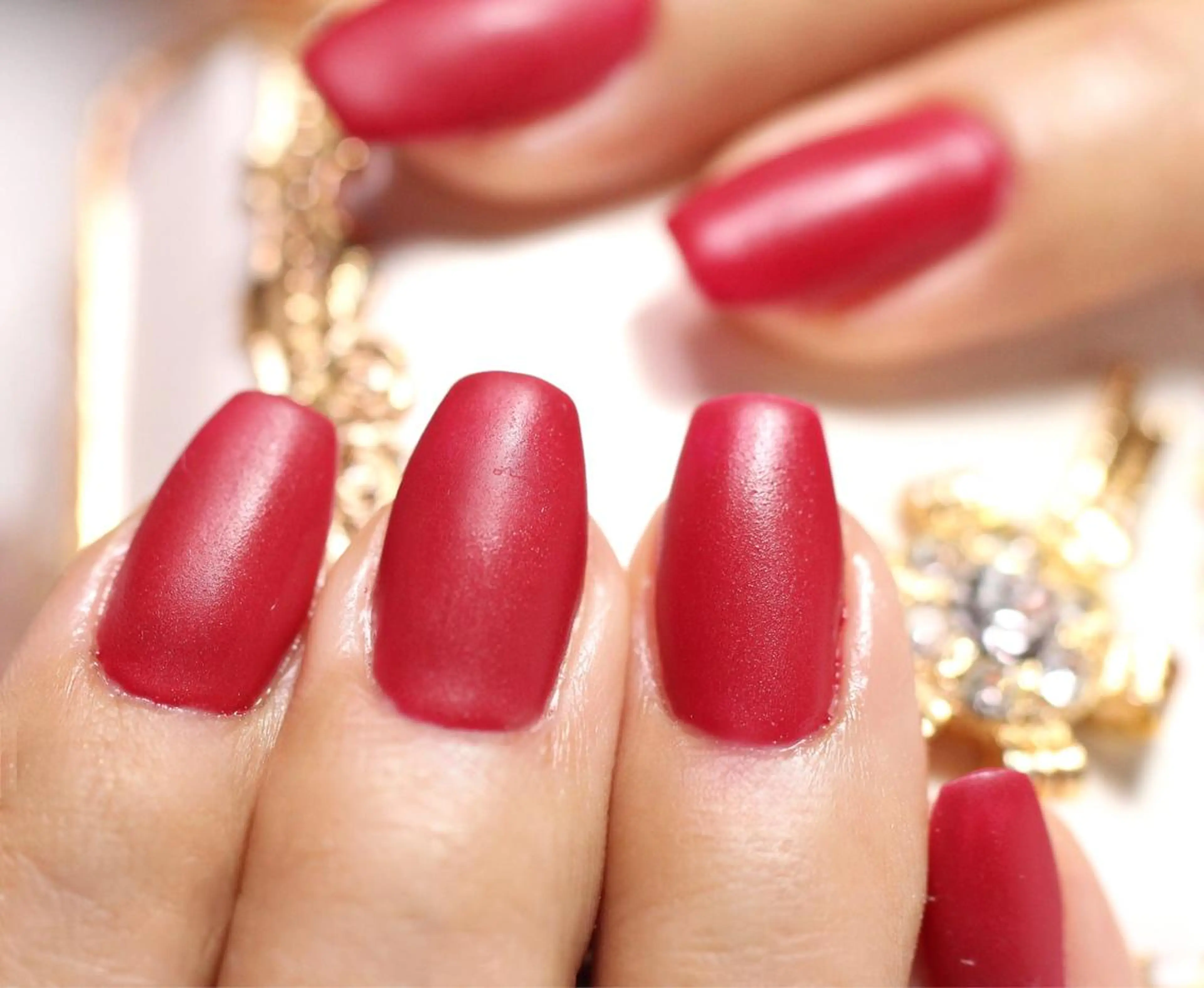 ネイル マットネイル 赤色 スカルプネイル ママリンド　志村坂上店所属・しみ えんのネイルデザイン