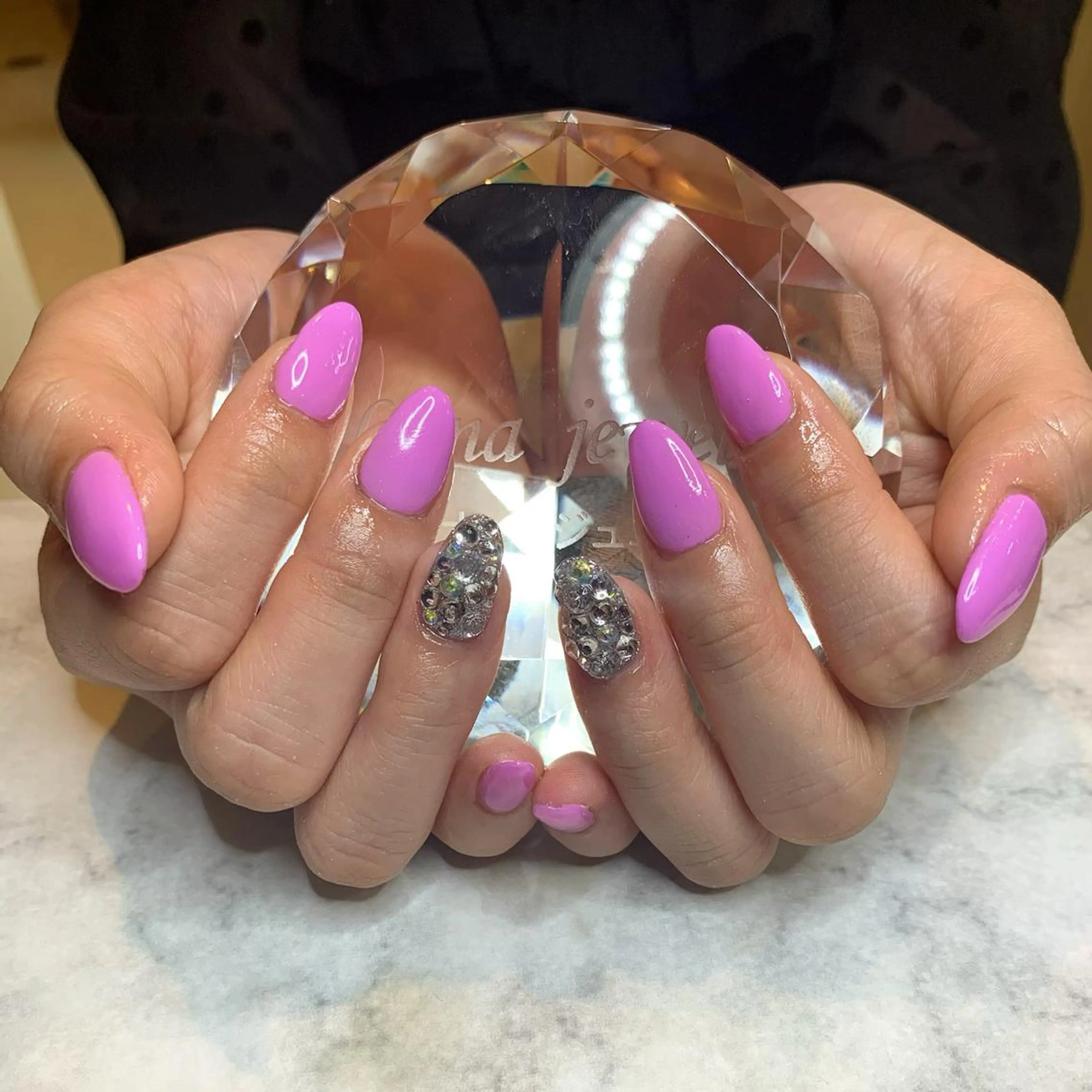 ネイル ワンカラーネイル 春ネイル ストーンネイル Adite nailのネイルデザイン