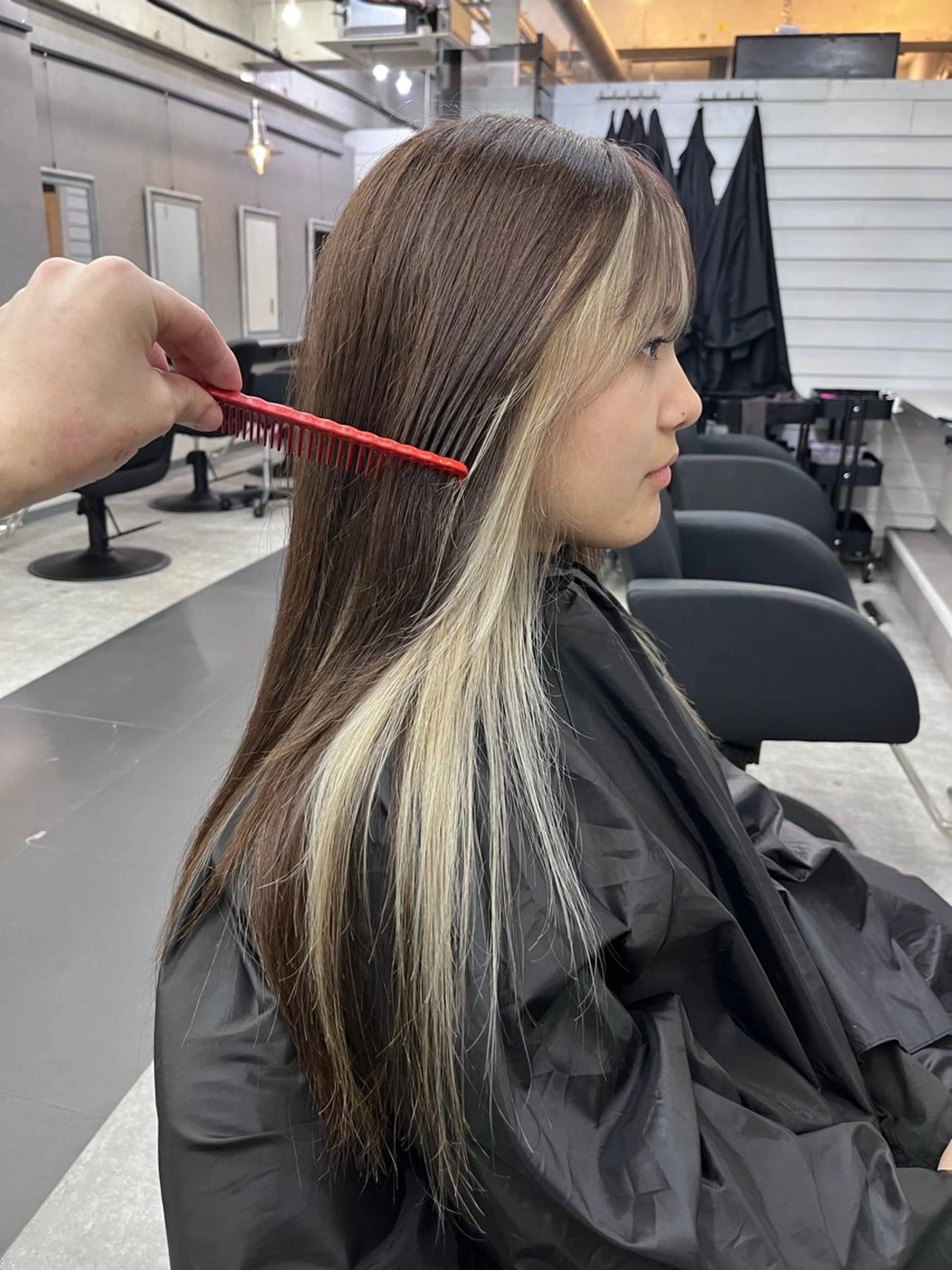 セミロング カラー インナーカラー ヘアカラー トリートメント ブリーチ有無Wカラー メンズパーマ大成のヘアスタイル