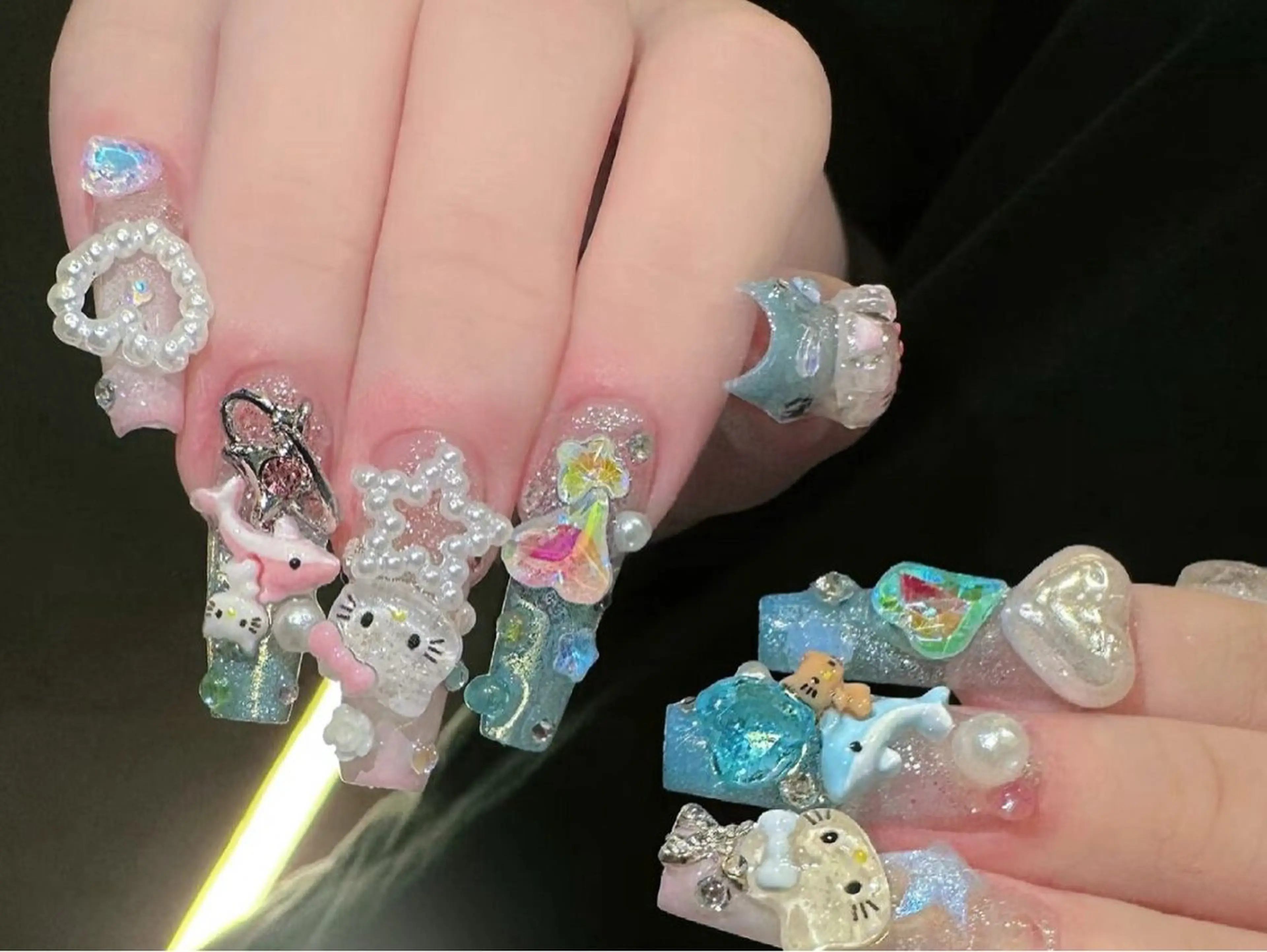 ネイル フレンチネイル グラデーション キラキラネイル 韓国ネイル マグネットネイル ハンドネイル 🎀🎀YooLi Nail Salonのネイルデザイン