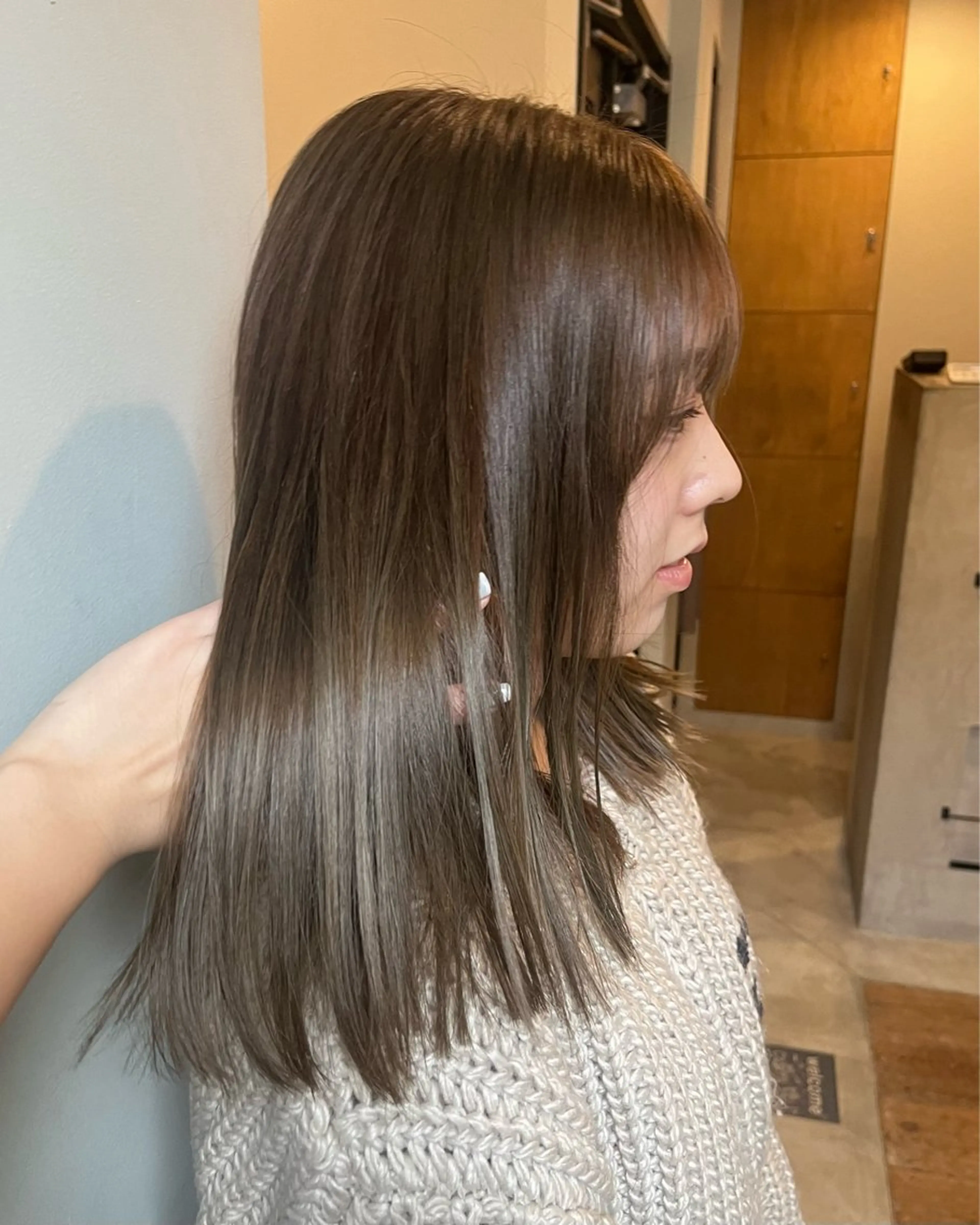 ミディアム カラー ブリーチ ブリーチなしカラー カット ヘアカラー YUI／レイヤー カット/透明感カラーのヘアスタイル