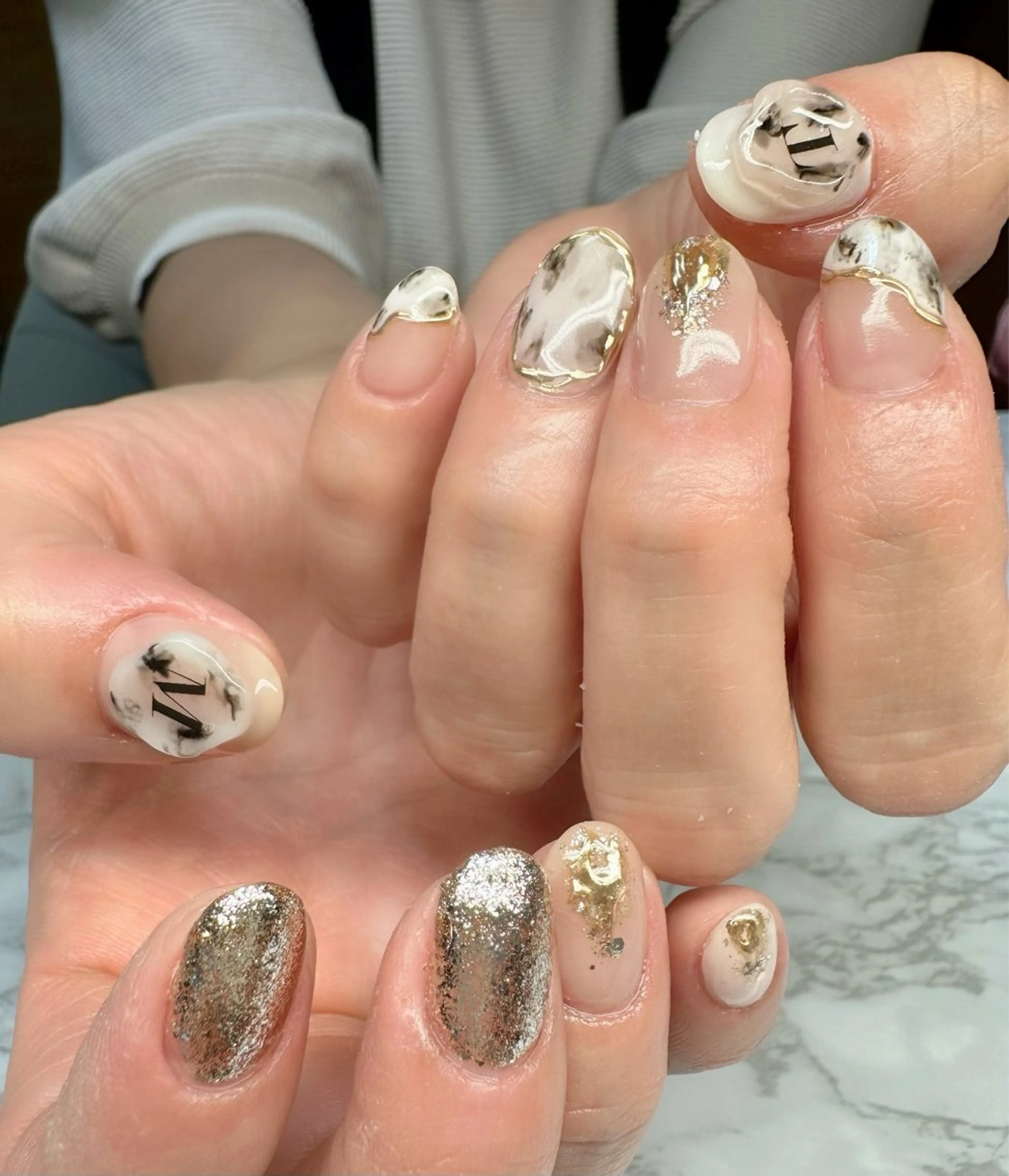 ネイル アニマル柄 アートネイル ミラーネイル ニュアンスネイル M.N_ nailのネイルデザイン