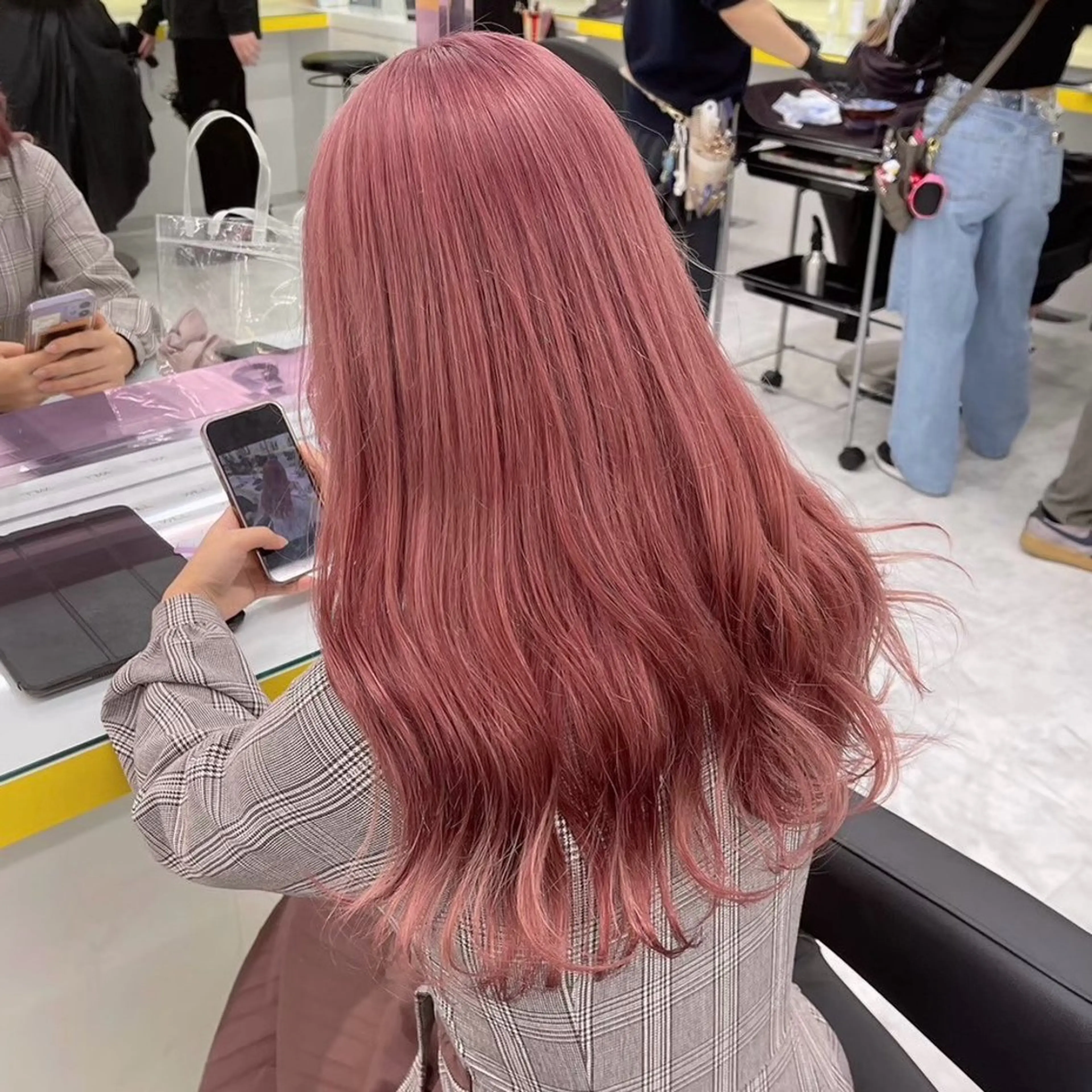 ロング カラー ヘアカラー トリートメント ヘッドスパ ヘアセット 韓国風艶髪🎀 暖色カラー🤍のヘアスタイル