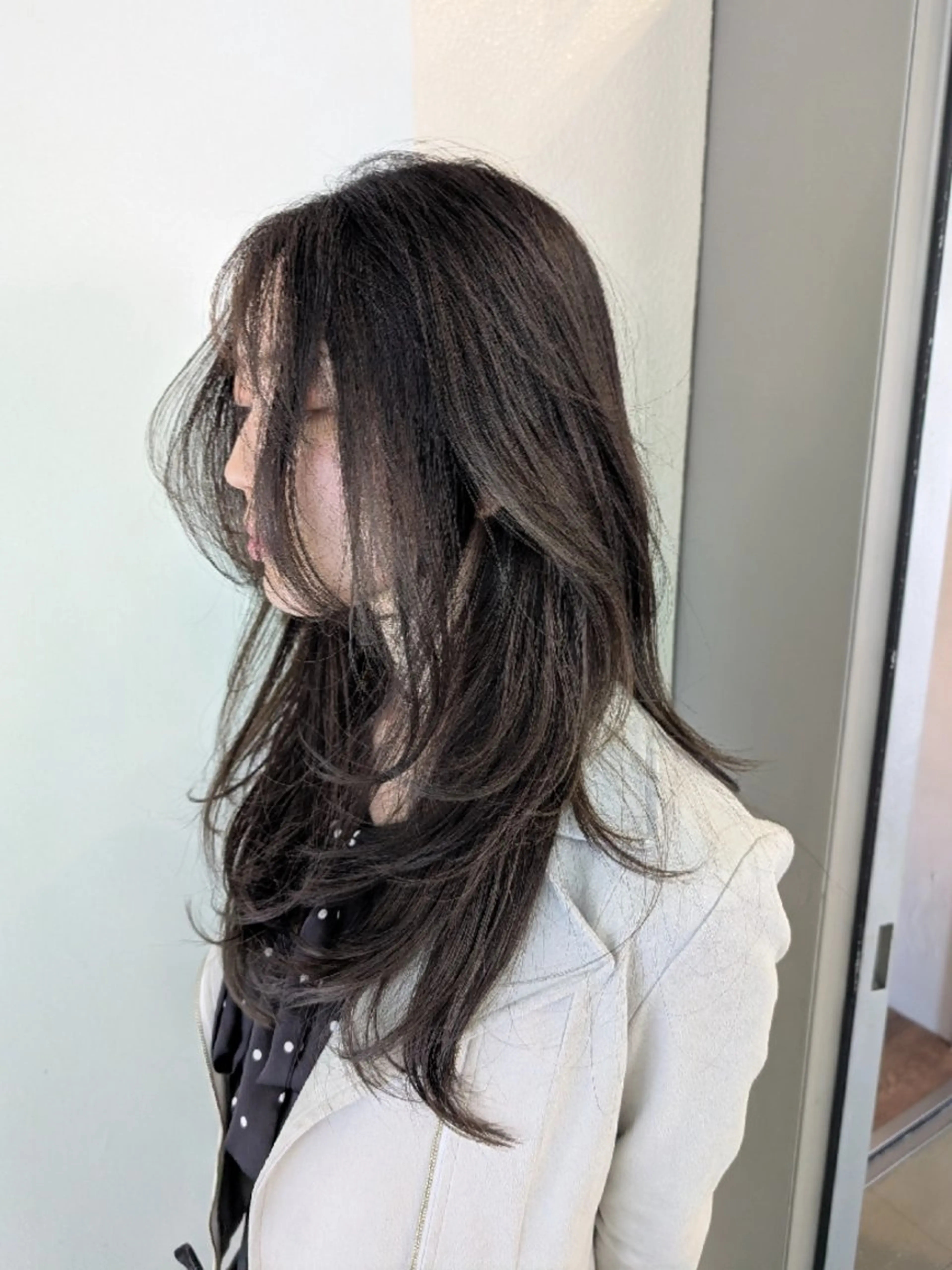 ロング カラー パーマ グレージュ レイヤーカット 海外経験豊富 Nao 11年目のヘアスタイル