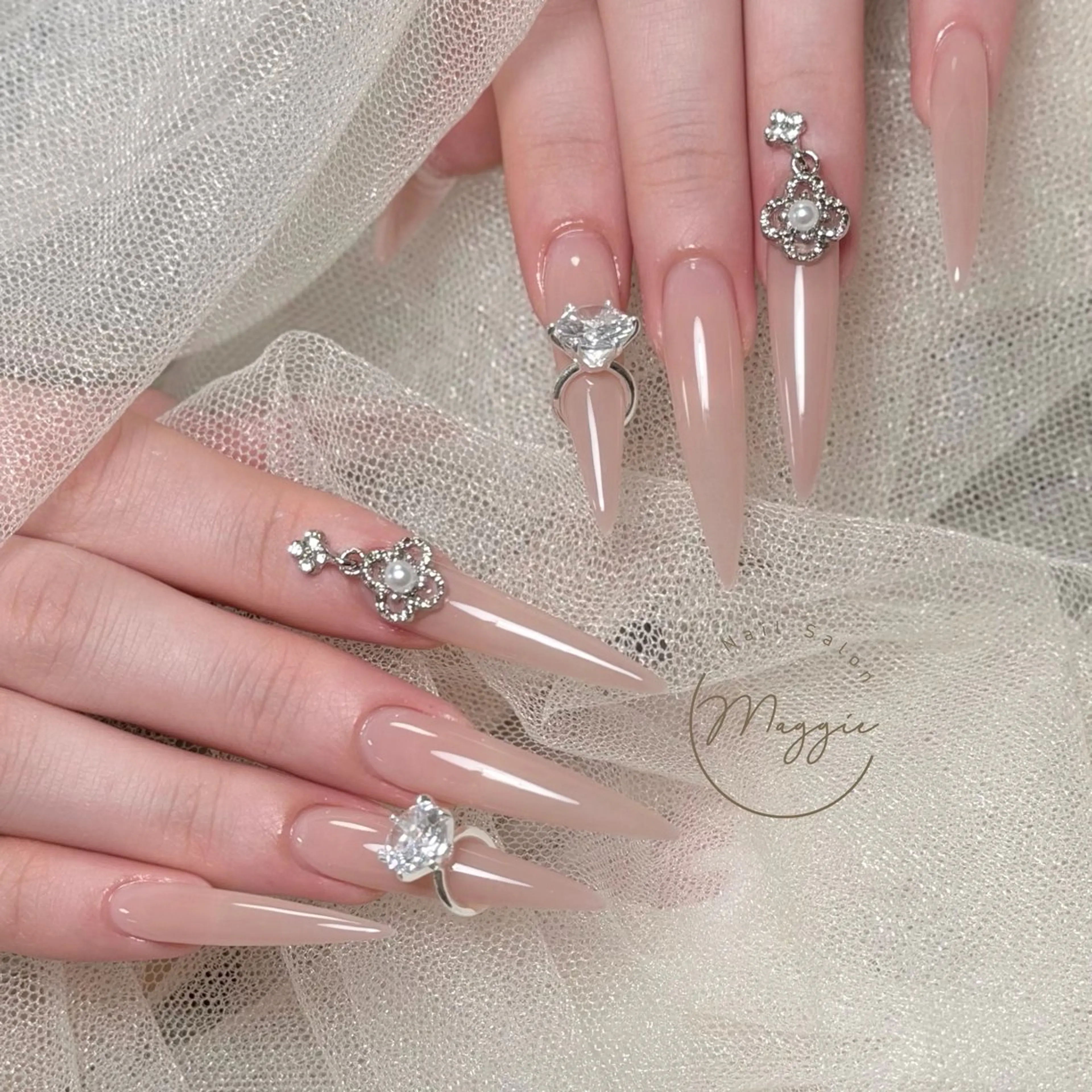 ネイル Maggie Nail🦩のネイルデザイン