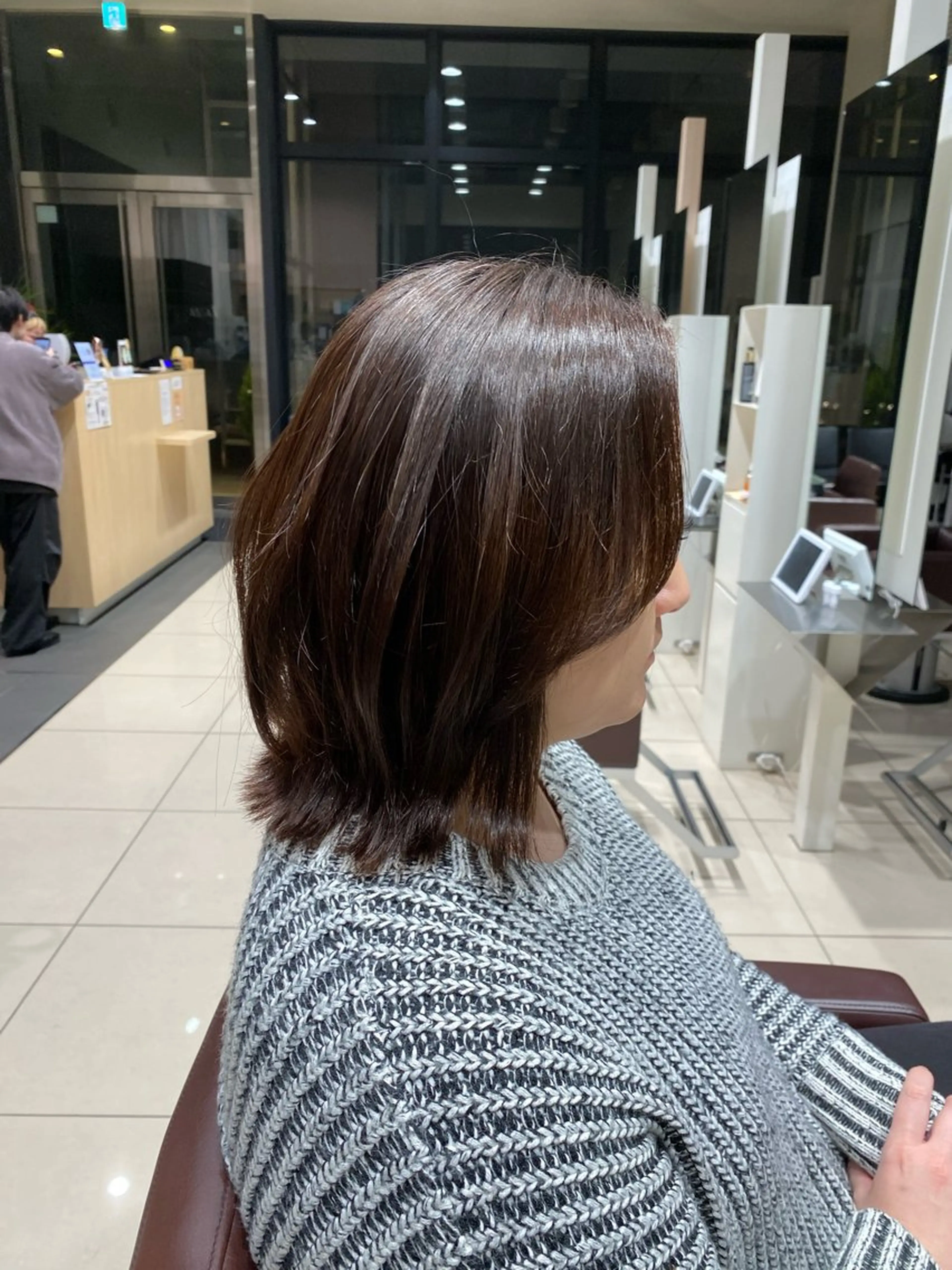 ミディアム ボブ/レイヤー/パー マ/新宿/KOKIのヘアスタイル