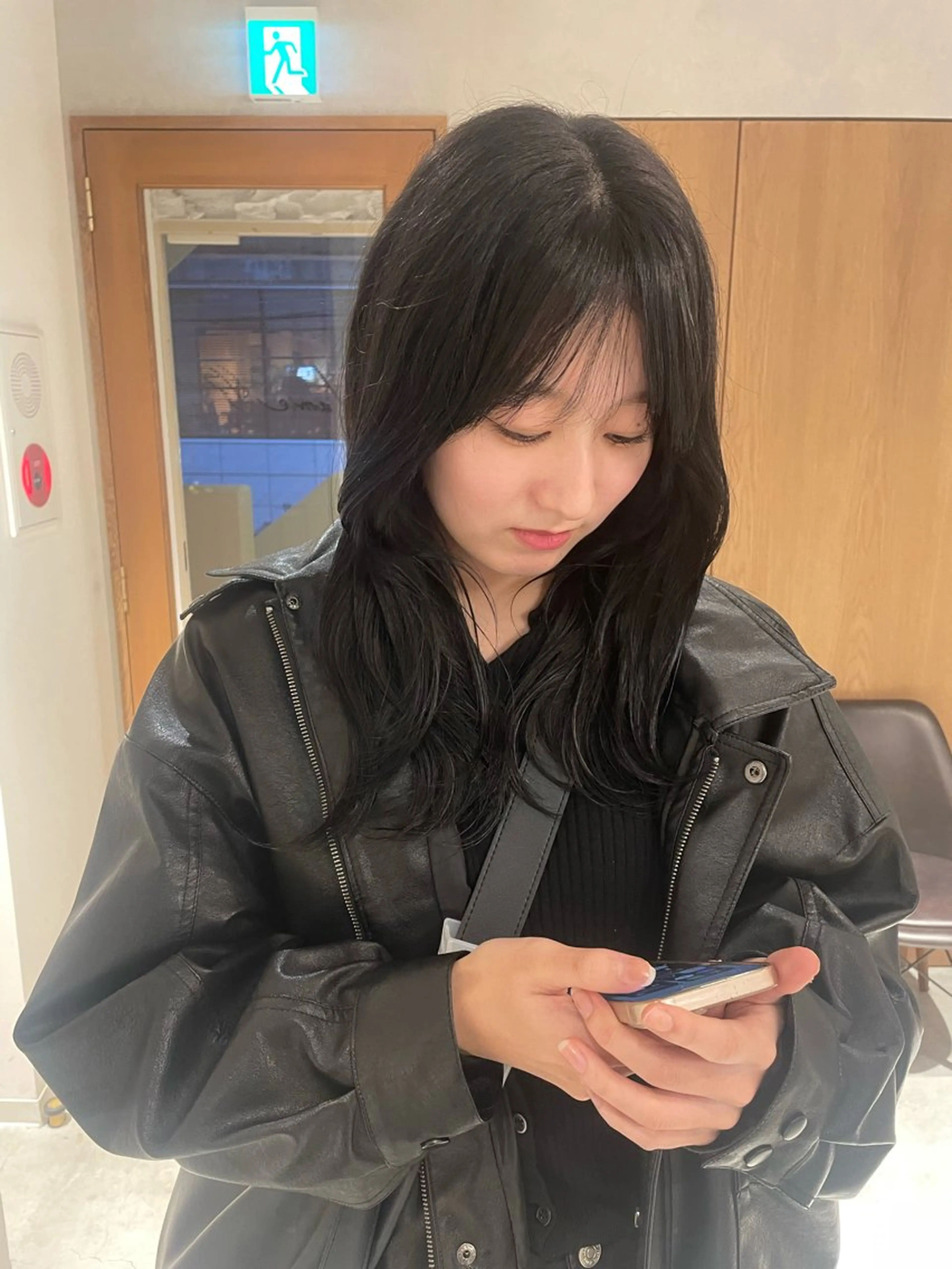 ロング カラー ヘアカラー トリートメント mei｜顔まわり ×透明感カラーのヘアスタイル