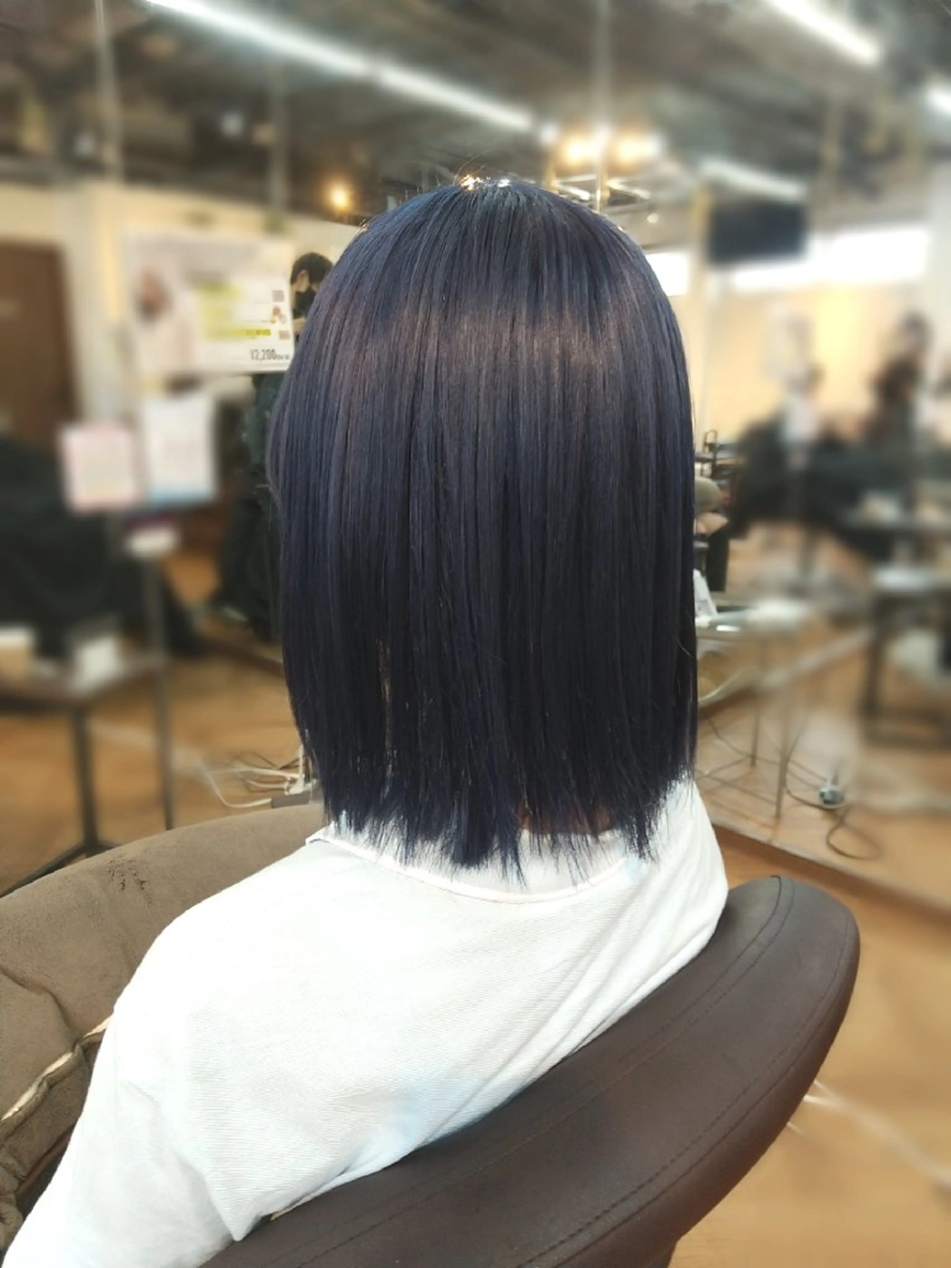 ショート カラー ブリーチ ブルーカラー ネイビーカラー 久村 奈菜のヘアスタイル