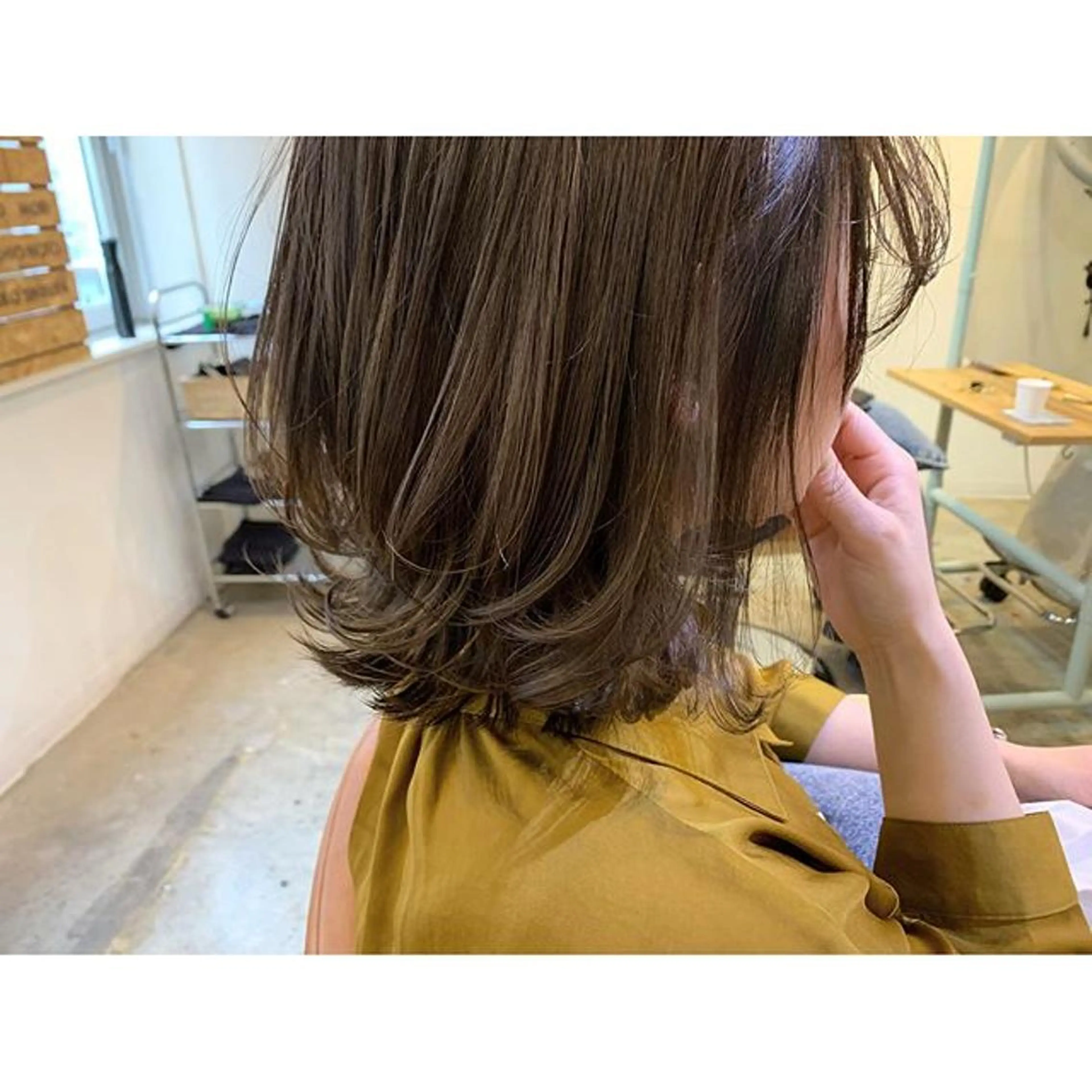 ミディアム カラー ミディアムパーマ アッシュ アッシュブラウン ベージュカラー 黒髪 newi hauoli札幌駅前のヘアスタイル