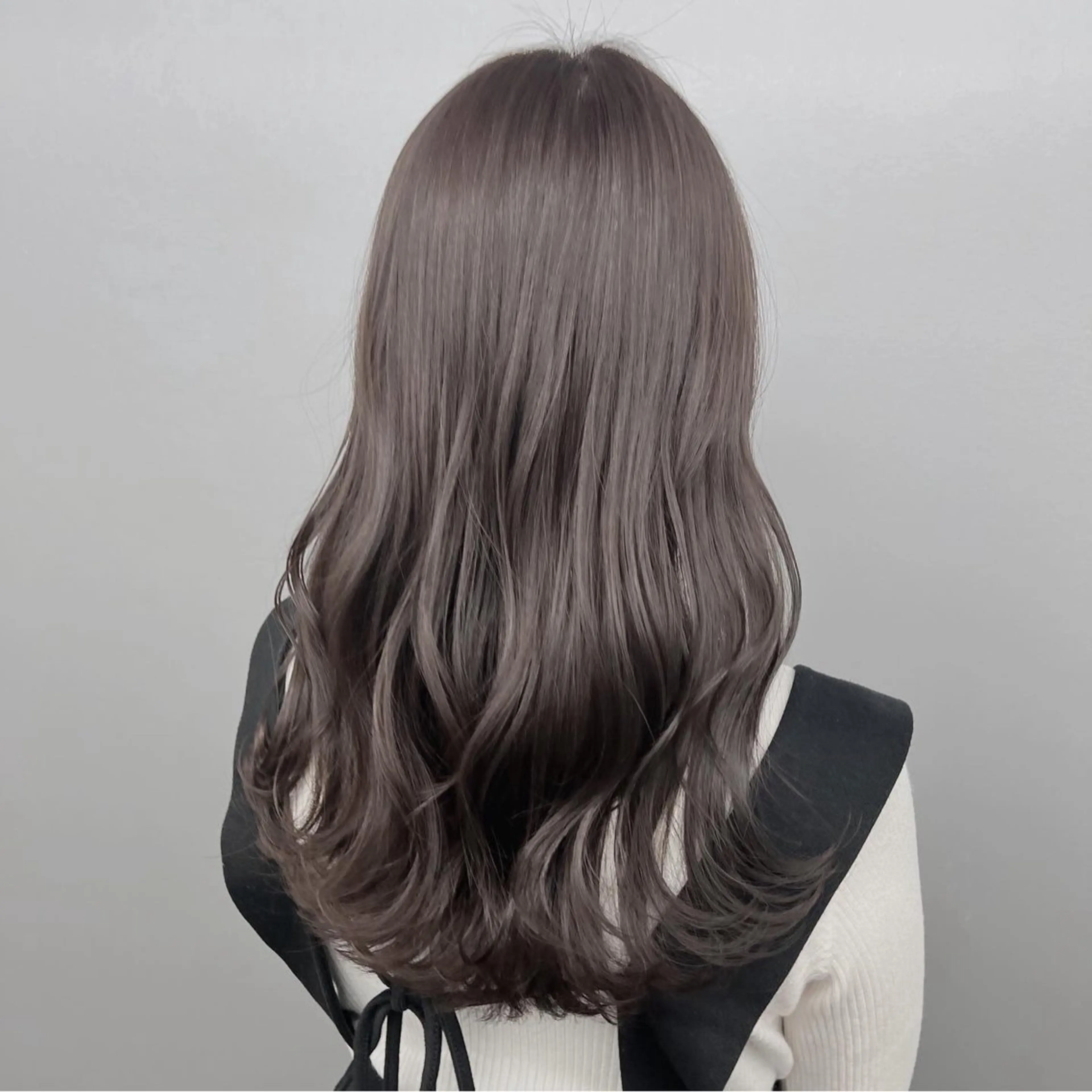 ロング カラー 透明感カラー グレージュ/あいのヘアスタイル