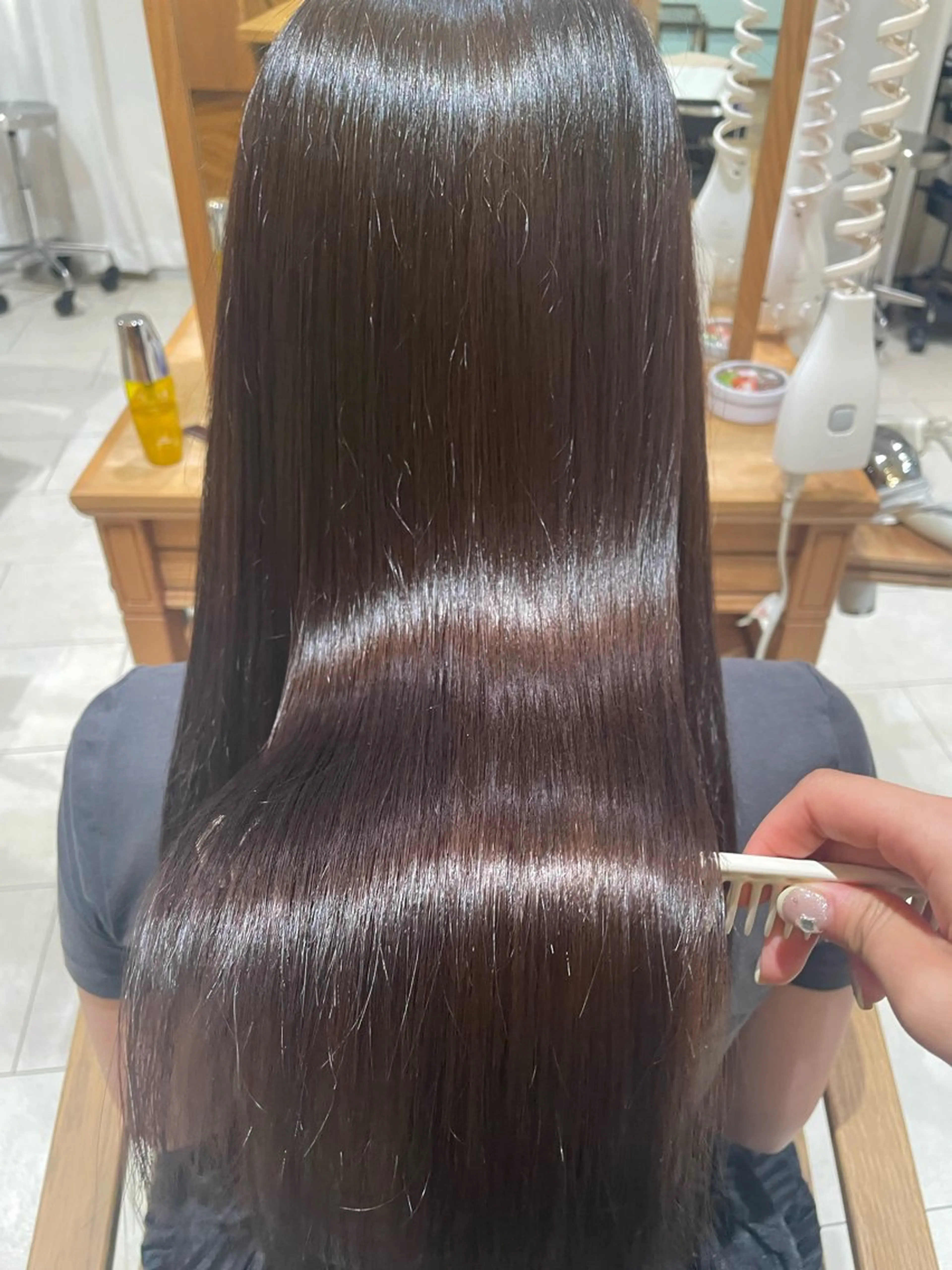 ロング オオトミ ホノカのヘアスタイル