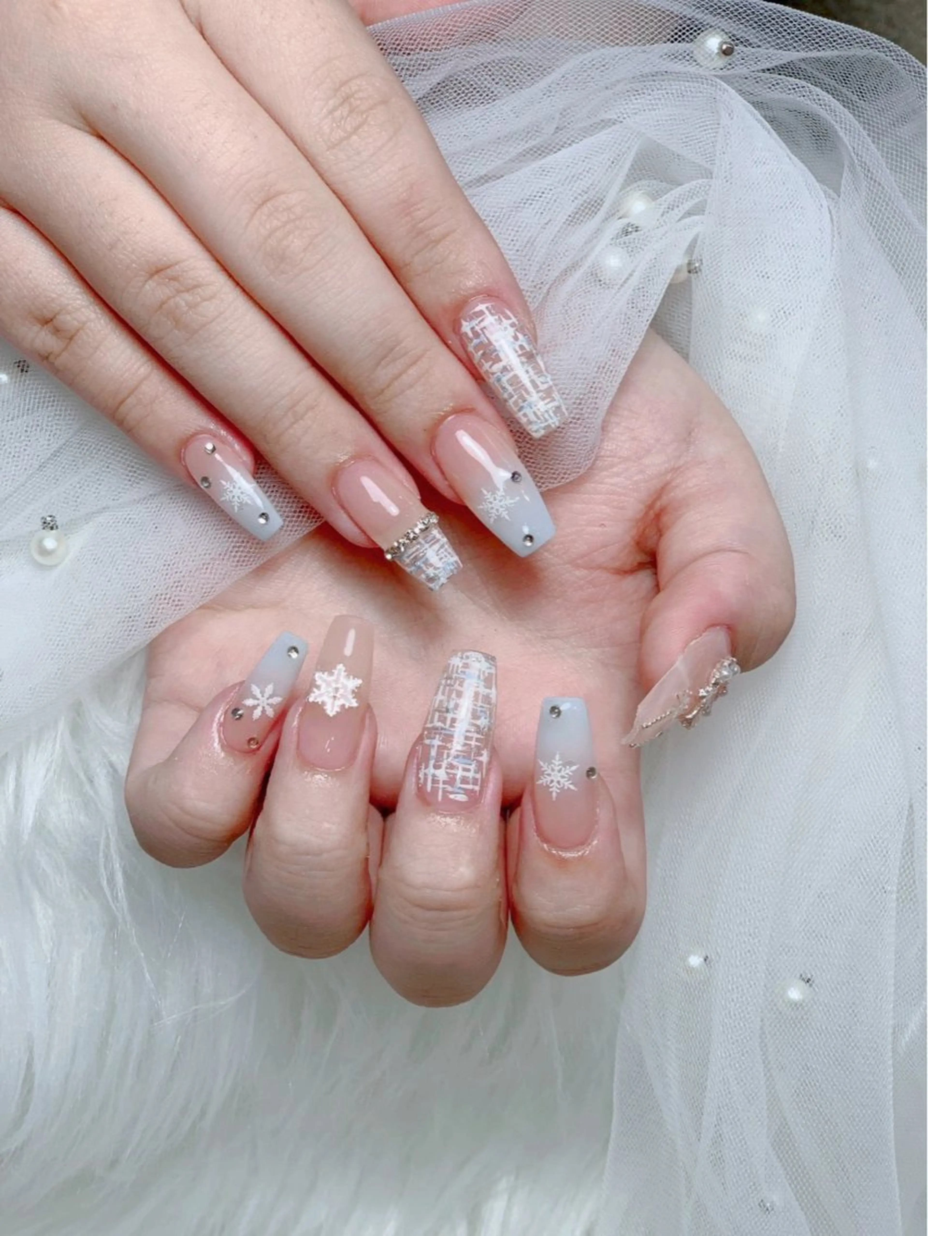 ネイル アートネイル オーロラネイル チークネイル 長さ出し フットネイル ハンドネイル フットネイル ハンドケア Noiranail_ studio川越西口のネイルデザイン