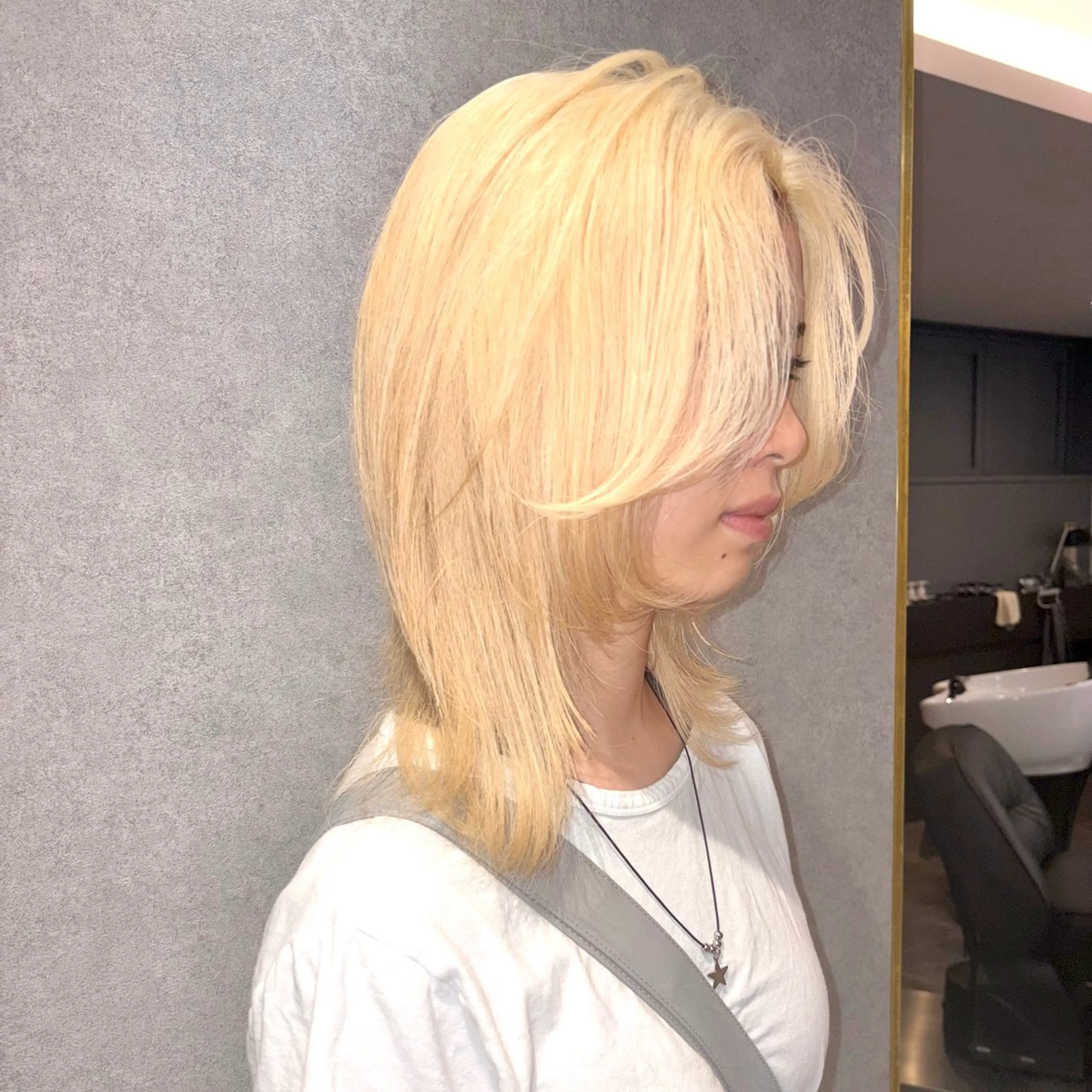 ミディアム レイヤーカット カット ヘアカラー ウルフ/レイヤー/ ブリーチ/牧原歩夢のヘアスタイル