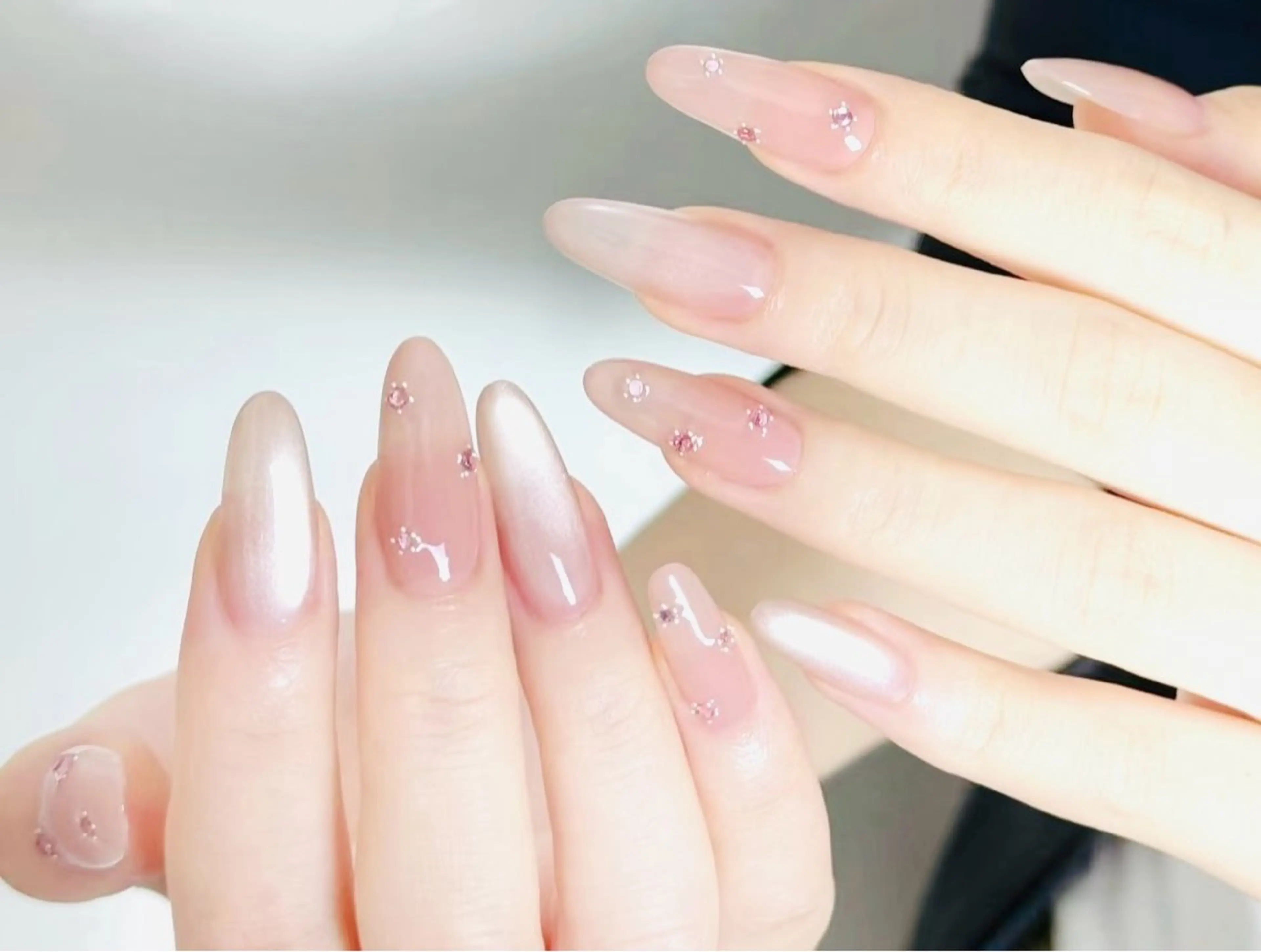 ネイル チークネイル フレンチネイル ラメ(グリッター) マグネットネイル マグネットフレンチ ハンドネイル ハンドケア DarkHoney 池袋店のネイルデザイン