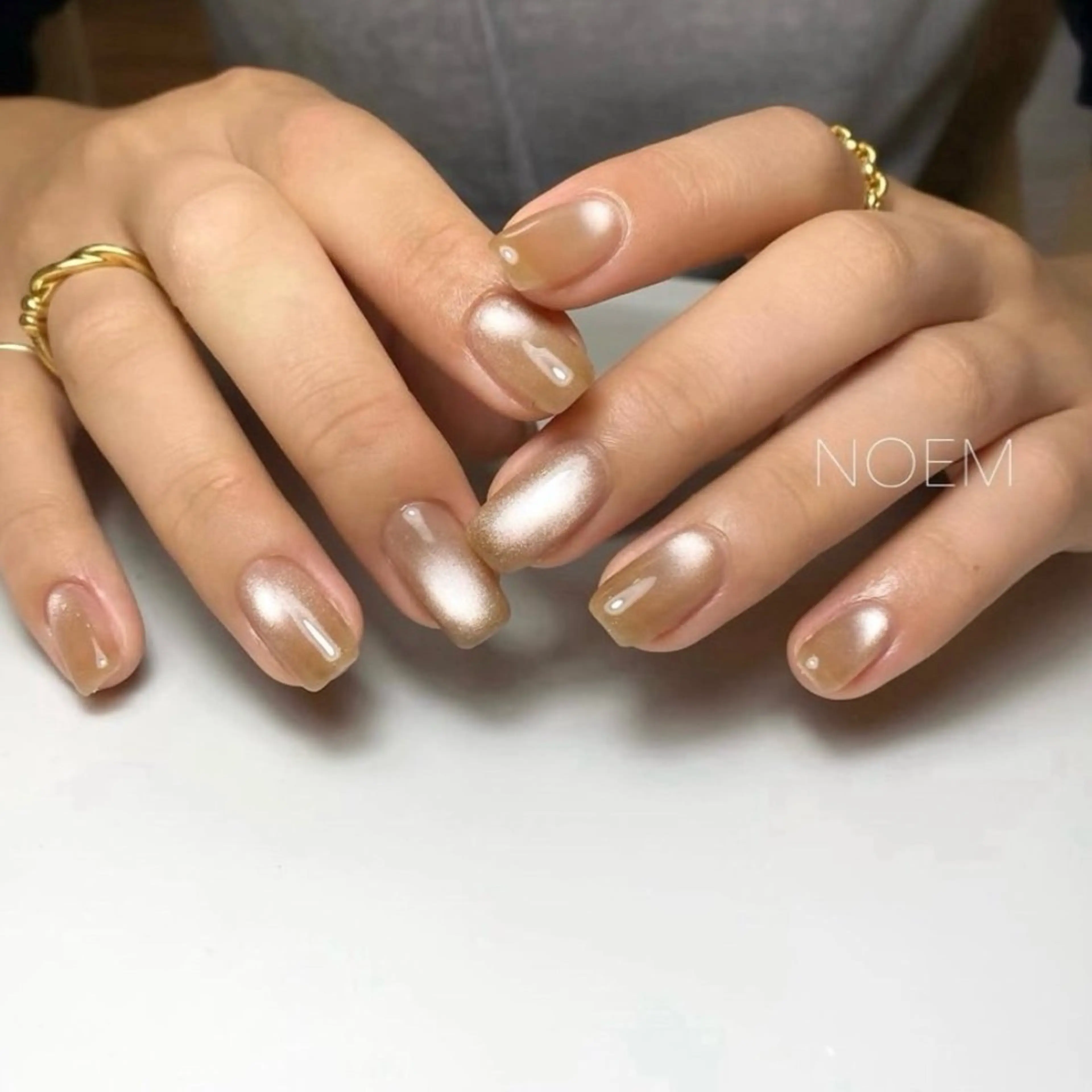 ネイル ブラウン マグネットネイル YUKARI NOEMのネイルデザイン