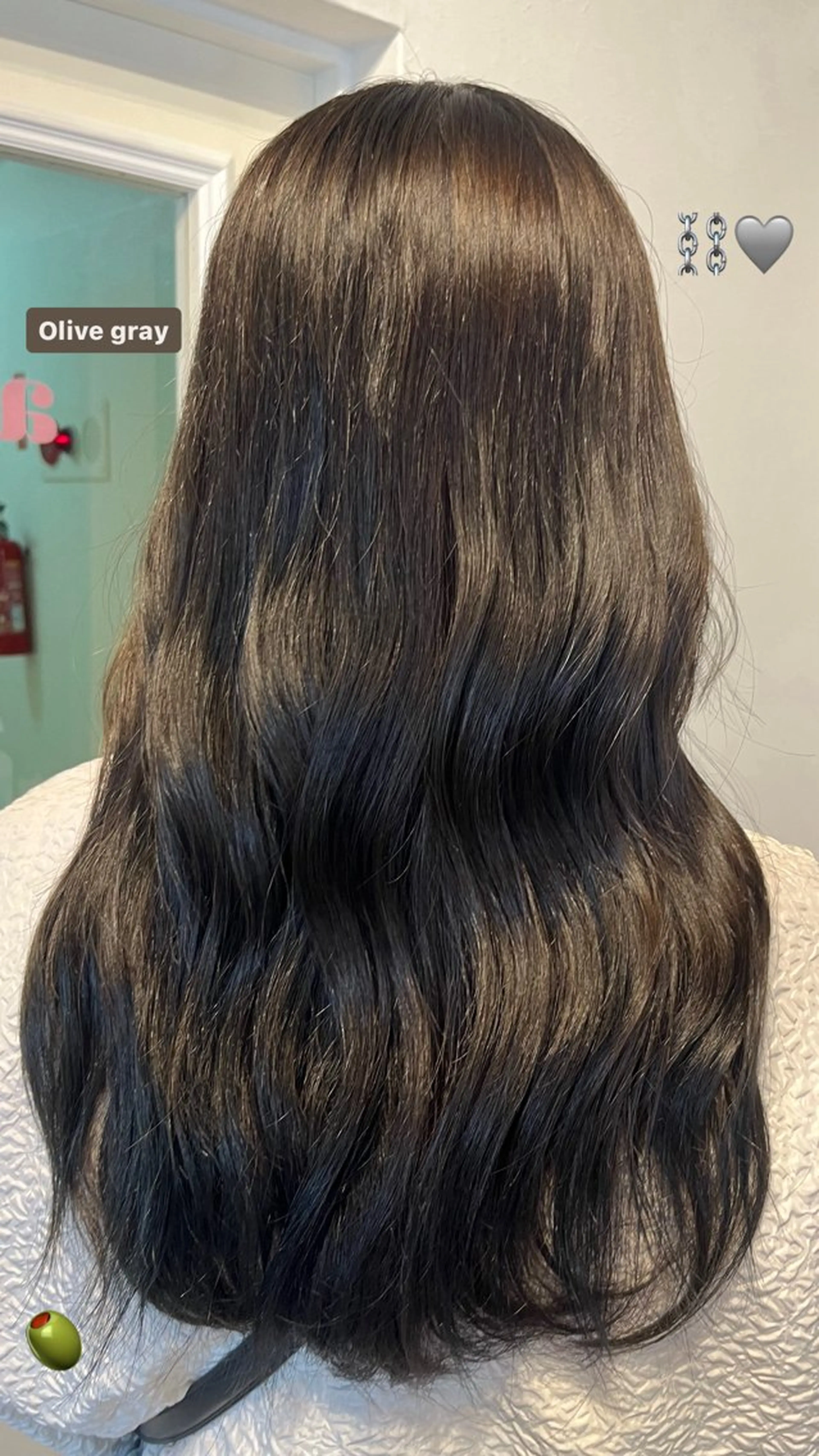 カラー 透明感カラー オリーブカラー オリーブグレー annuy aoiのヘアスタイル