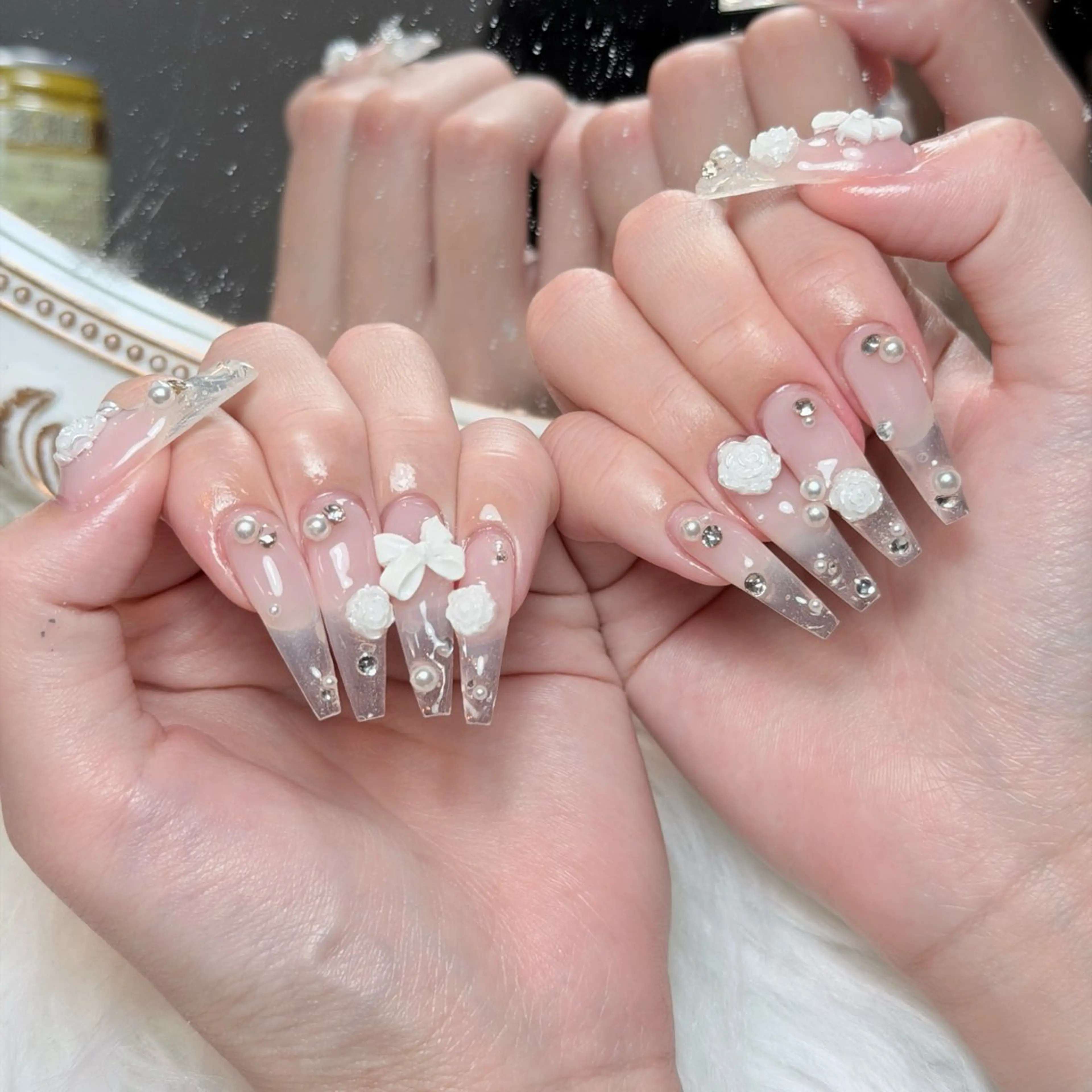 ネイル チークネイル ドット フレンチネイル グラデーション ハート ハンドネイル Julli NailStudioのネイルデザイン
