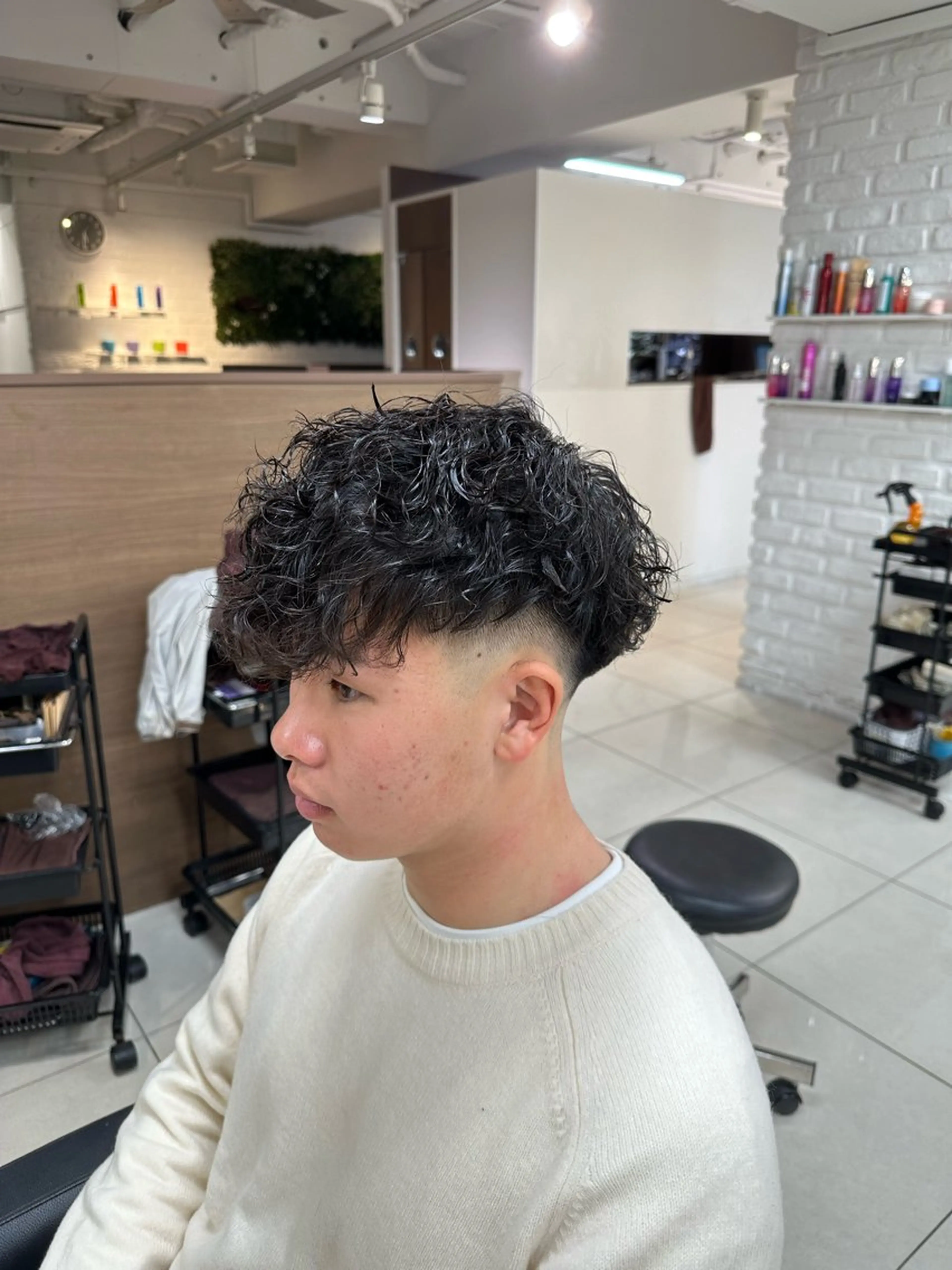 ショート パーマ メンズ スペインカール カット パーマ トリートメント フェザーパーマ職人 🪶ryosukeのヘアスタイル