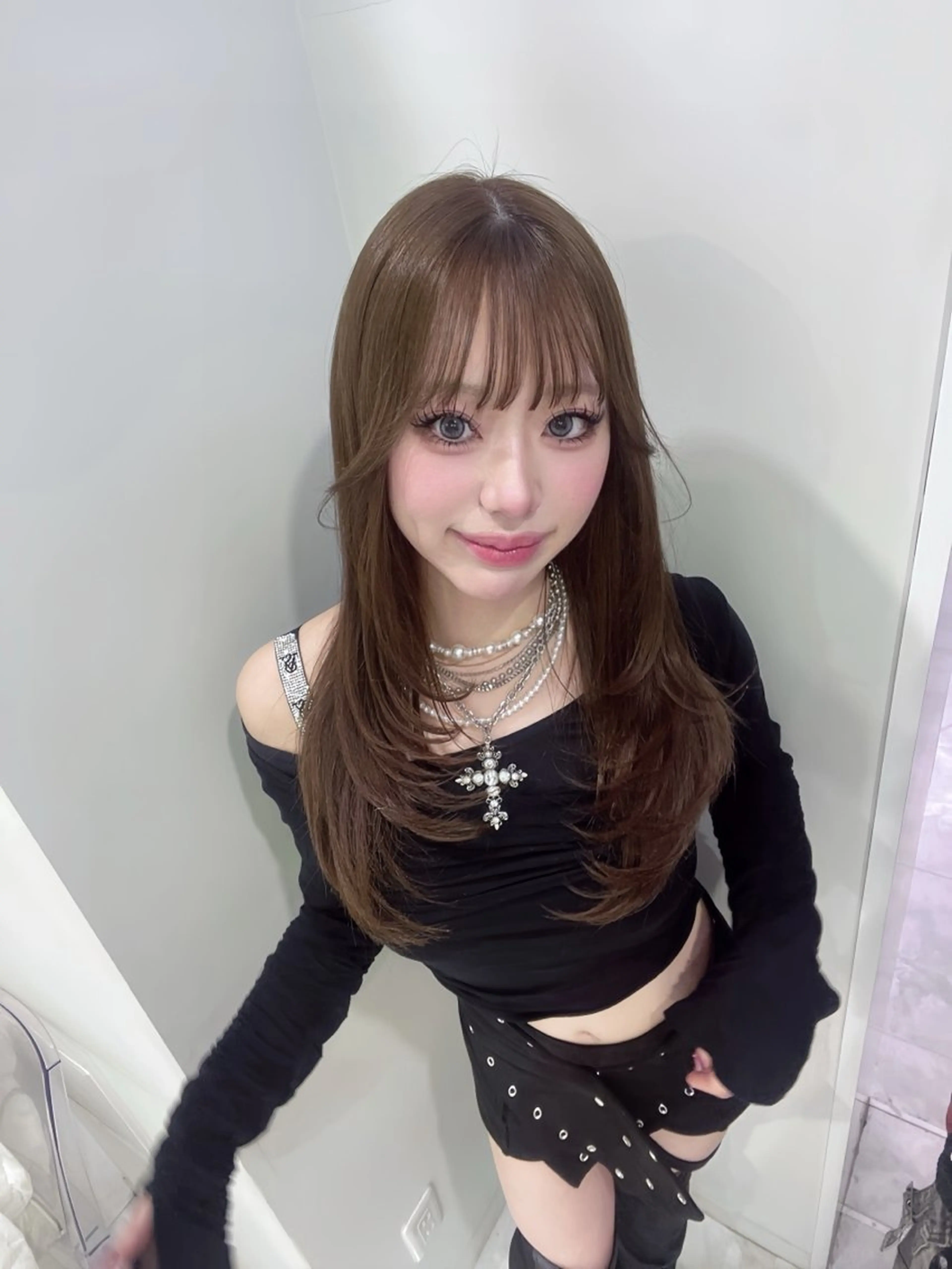 ロング カラー ヘアアレンジ カット ヘアカラー トリートメント ヘッドスパ ヘアセット 韓国レイヤーカット /韓国トレンドカラーのヘアスタイル
