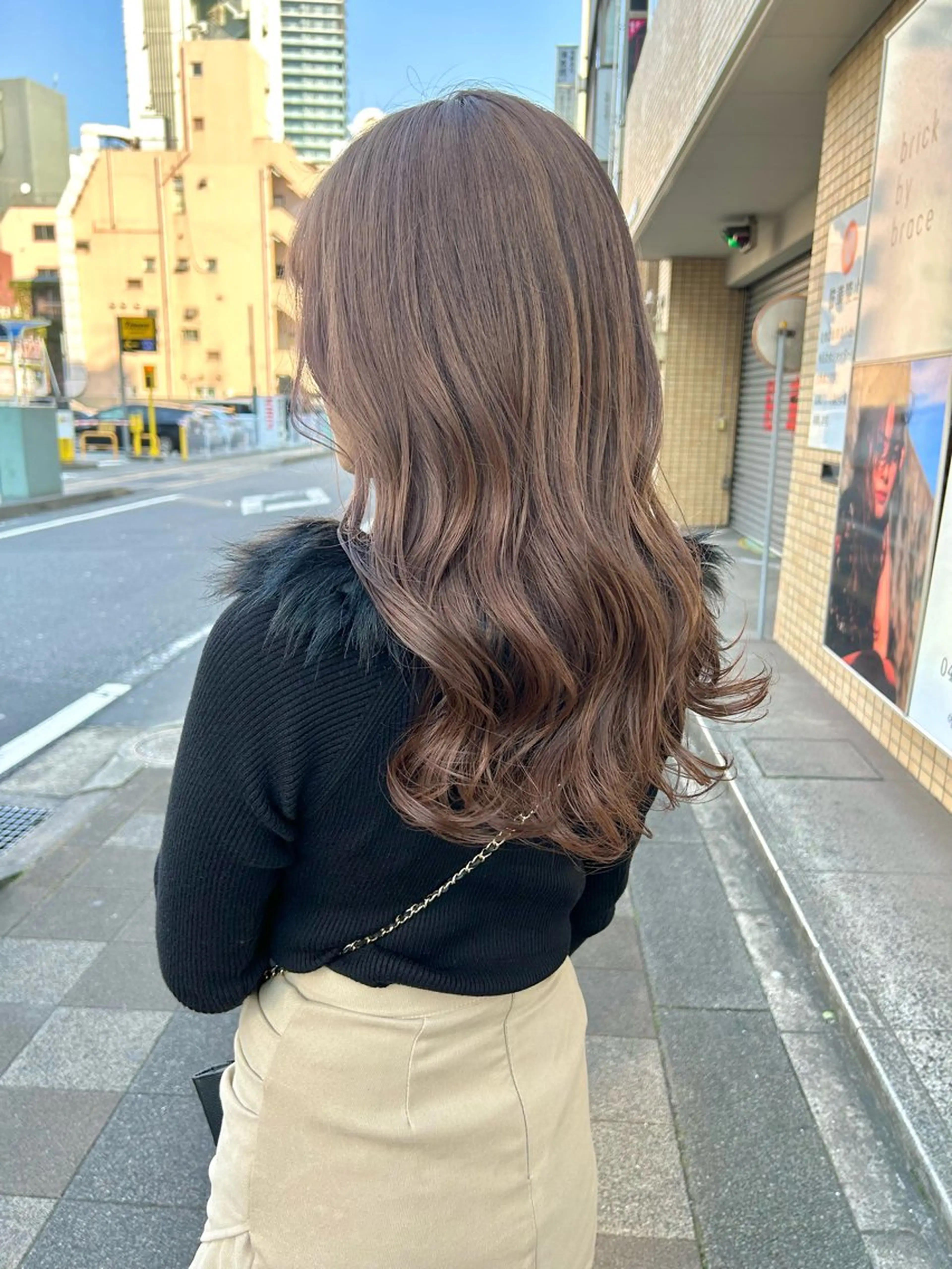 セミロング 小林 朋花のヘアスタイル