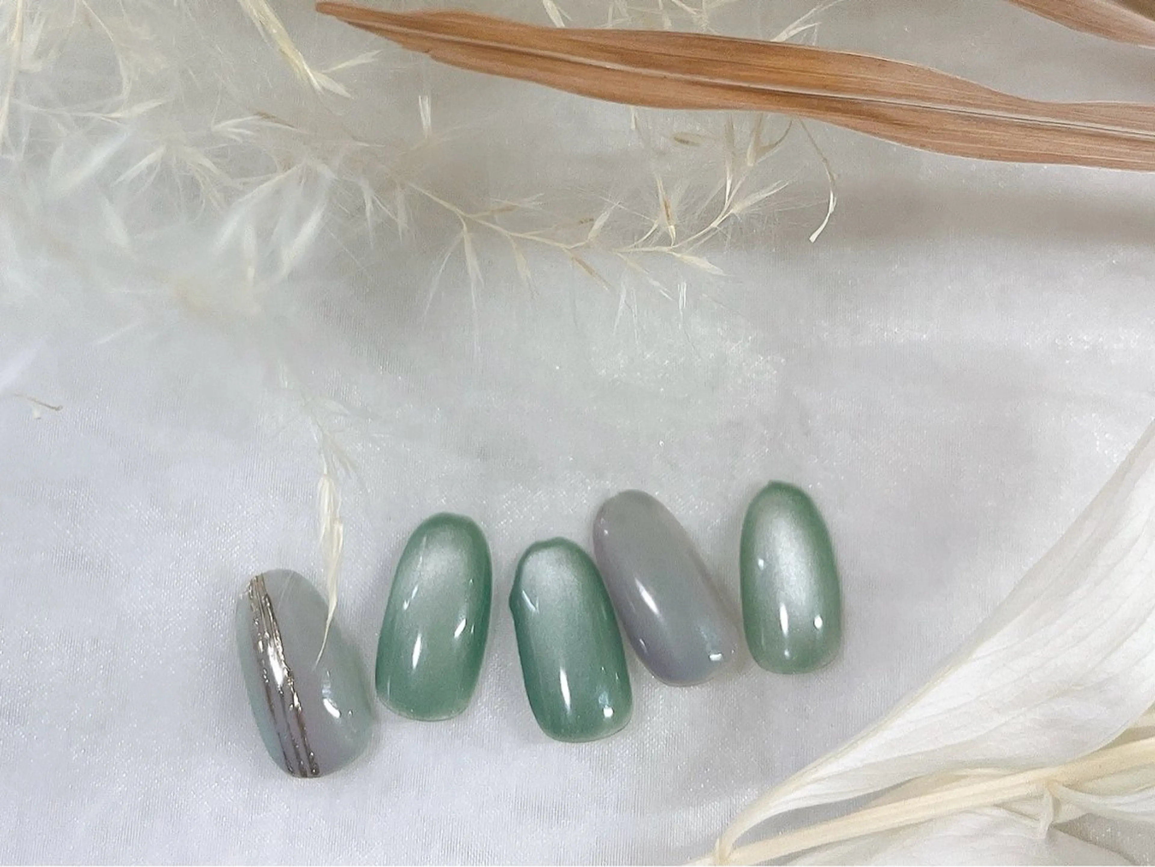 ネイル フットネイル ジェルネイル マグネットネイル ミラーネイル パラジェル ハンドネイル kiki nail &brow二子玉川の眉毛・アイブロウイメージ