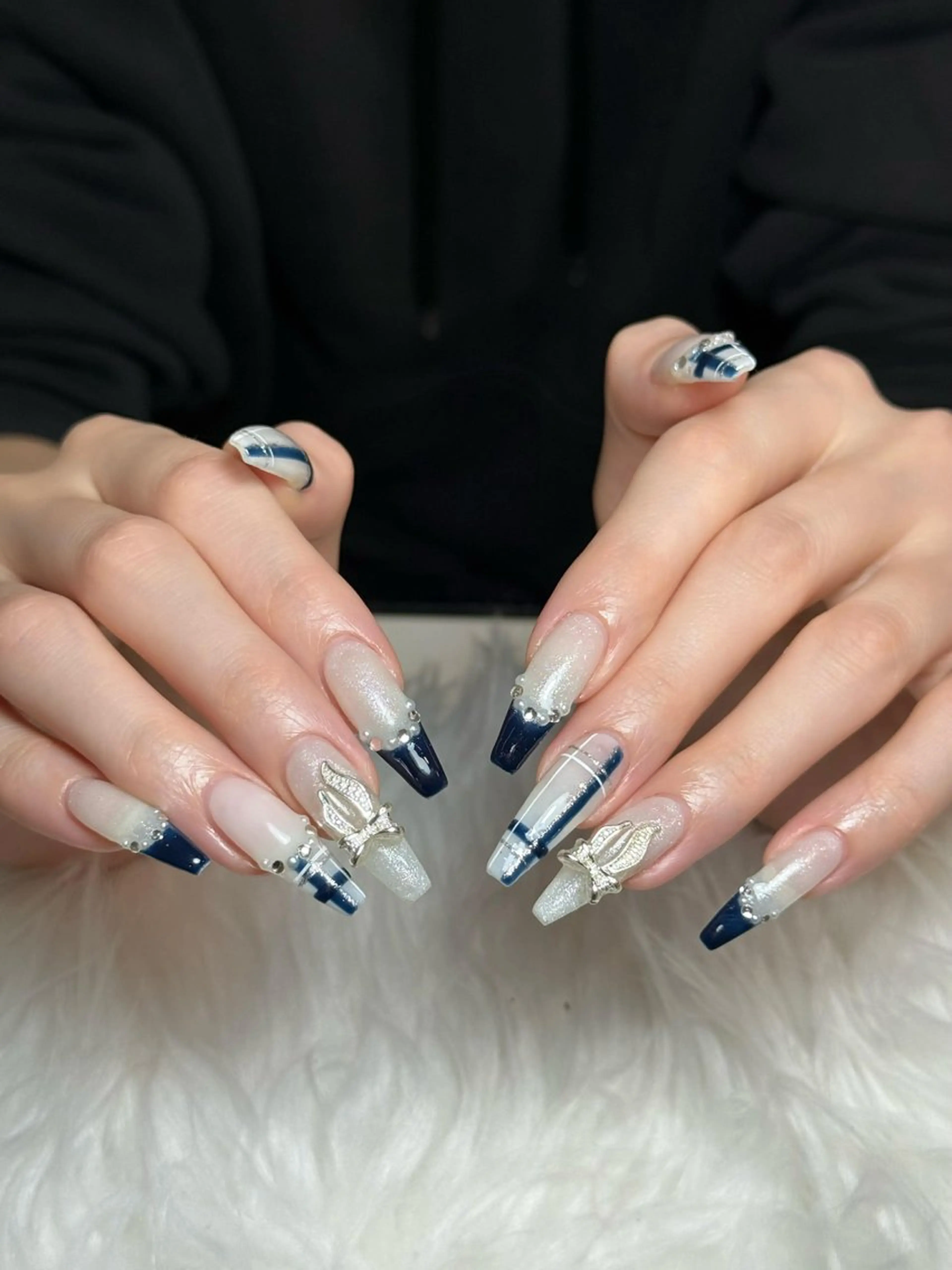 ネイル オーロラネイル ボルドー ブラウン 氷ネイル・うるうるネイル キラキラネイル ハンドネイル Julli NailStudioのネイルデザイン