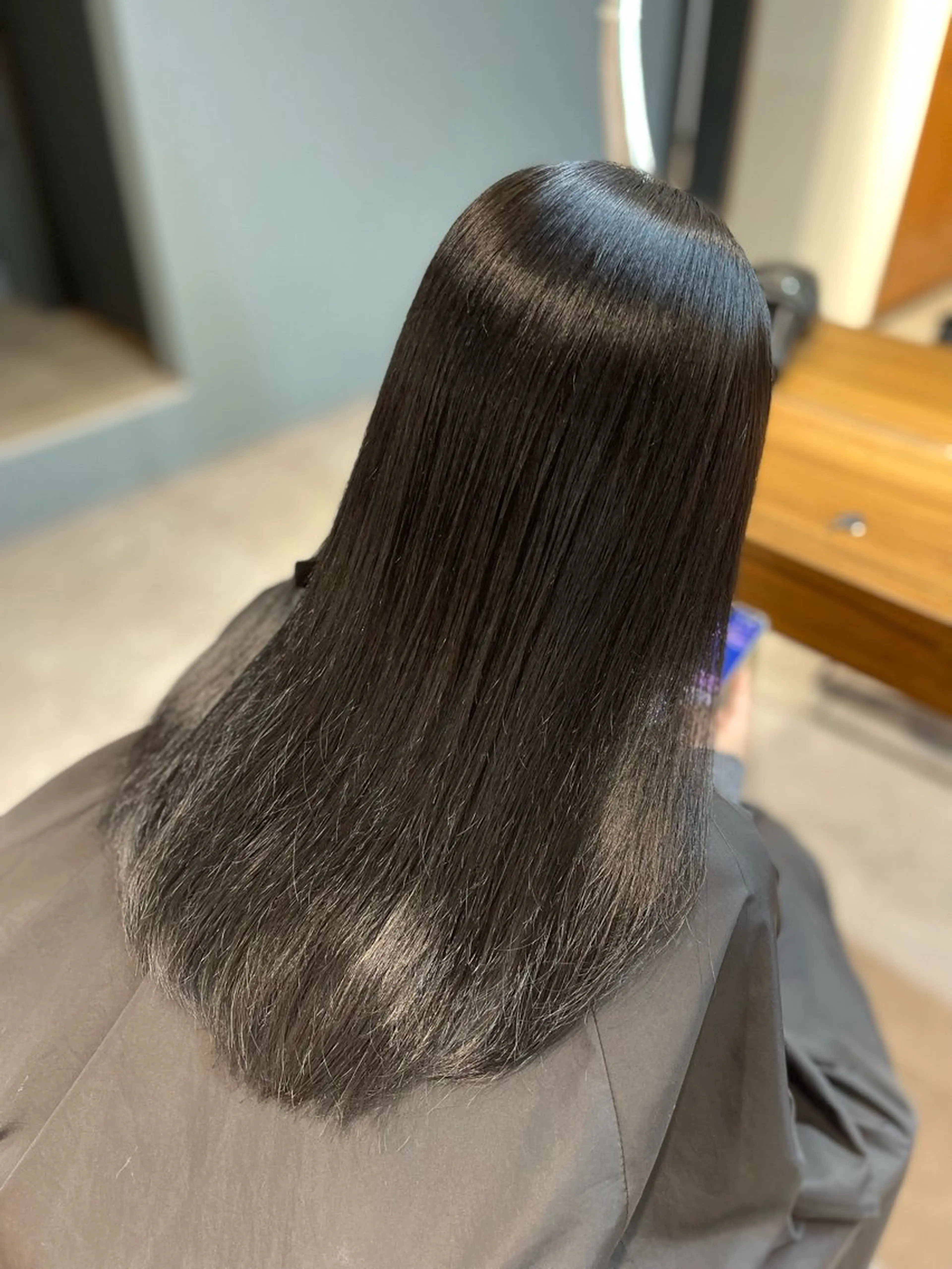 セミロング カラー EIGHT 濱田響のヘアスタイル