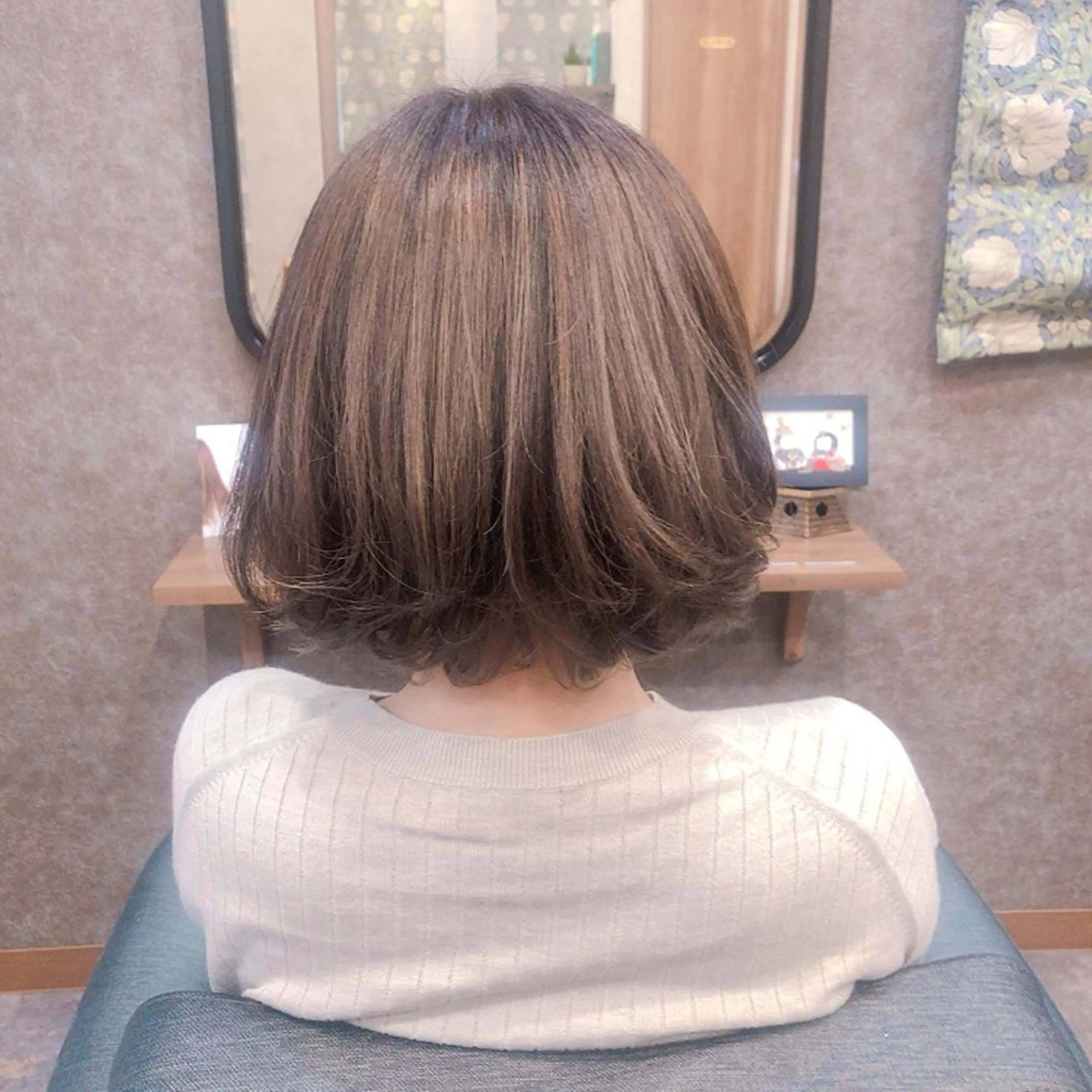 カラー ハイライトカラー ボブ 野咲き 美容室のマツエク・マツパデザイン