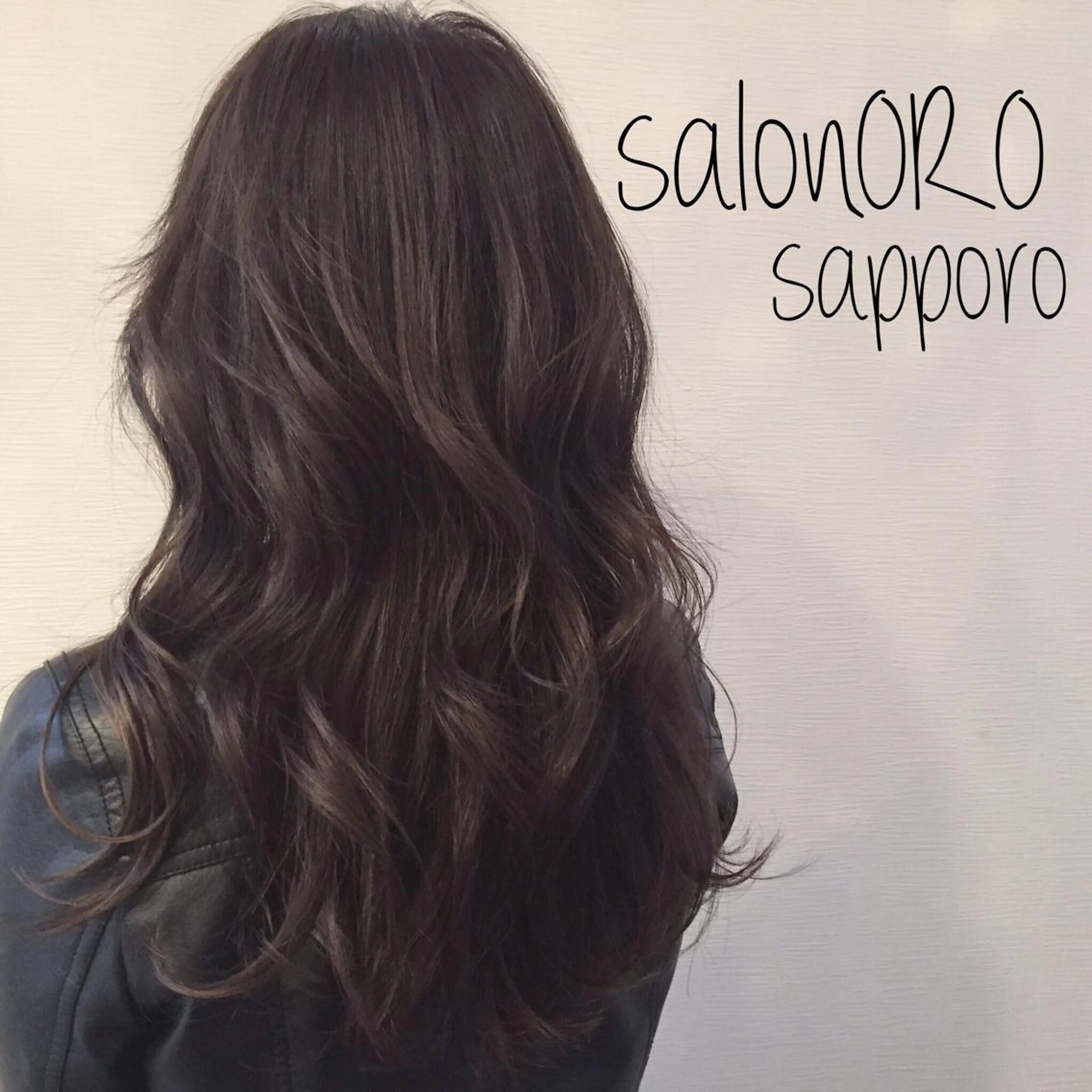 ロング カラー アディクシーカラー ブリーチ グレージュ ハイライトカラー ブリーチなしカラー toiro by lien hair atelier所属・池田 真由美のヘアスタイル